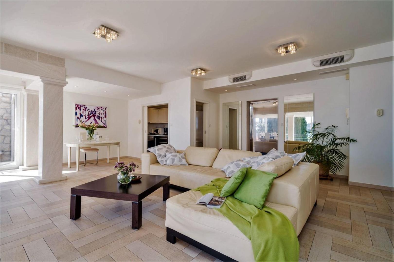 Luxury Villa Dubrovnik Palace near Old Town with pool