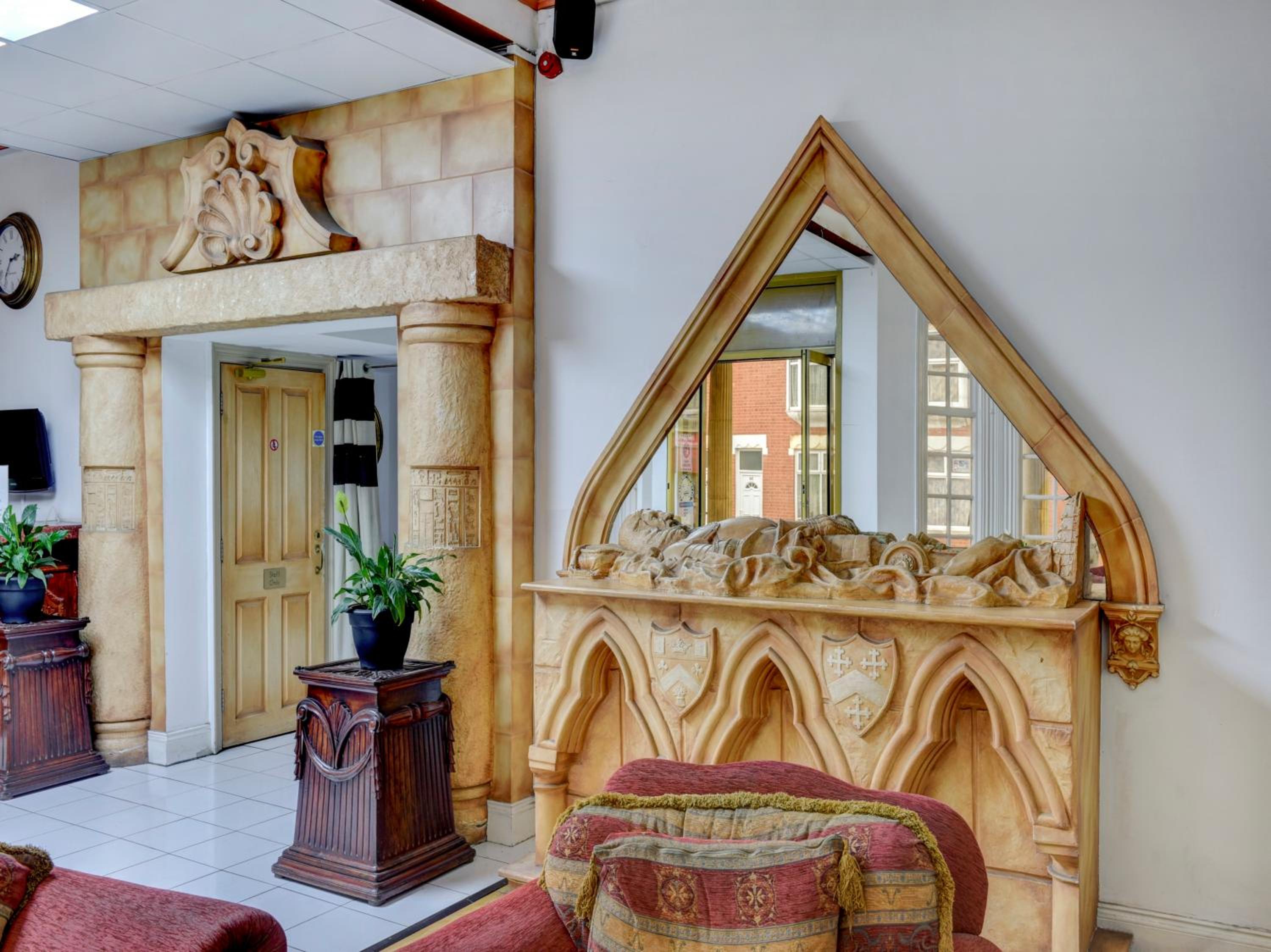 Leicester Vacations - Empire Hotel - Property Image 2
