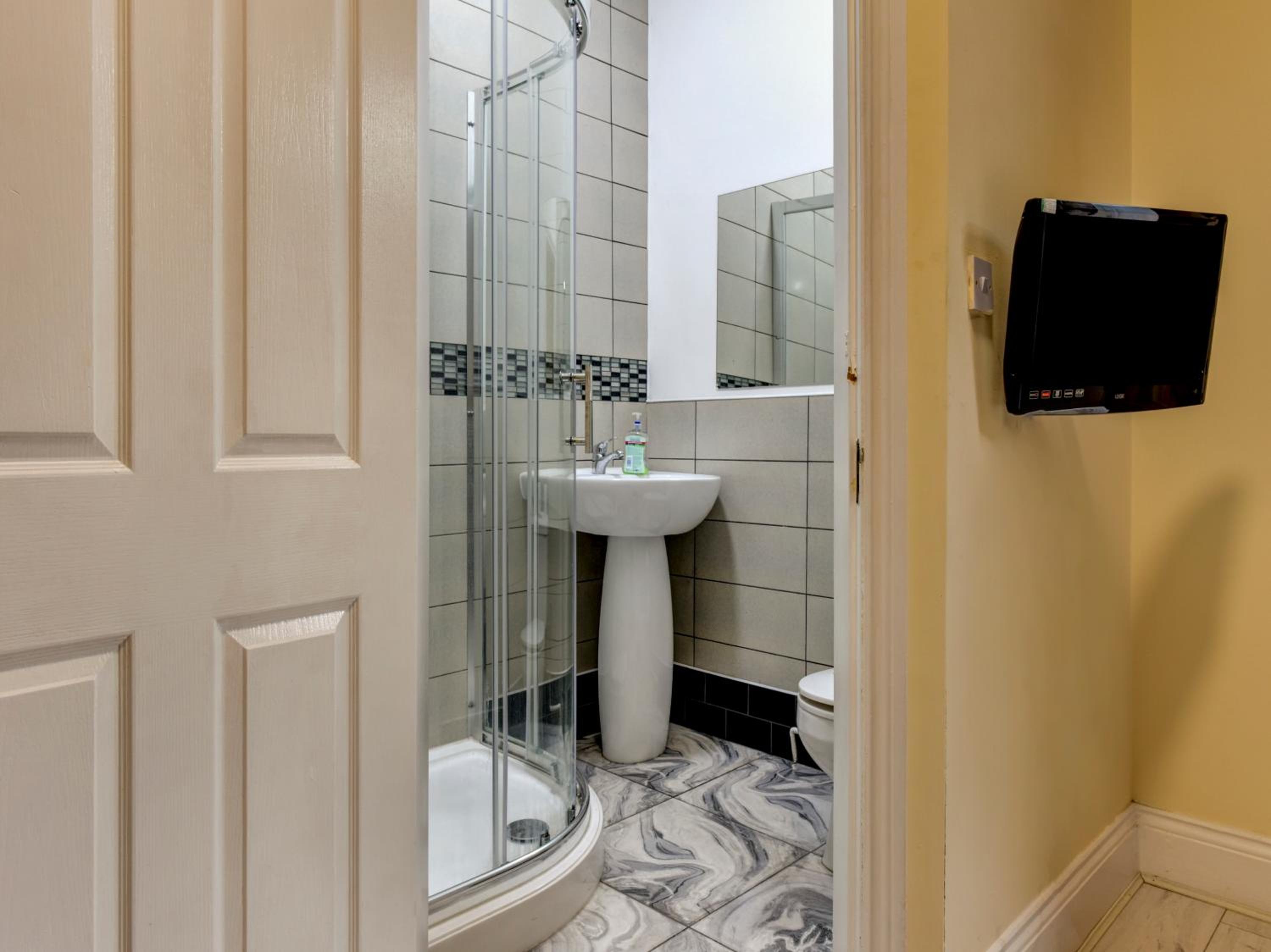 Leicester Vacations - Empire Hotel - Property Image 27
