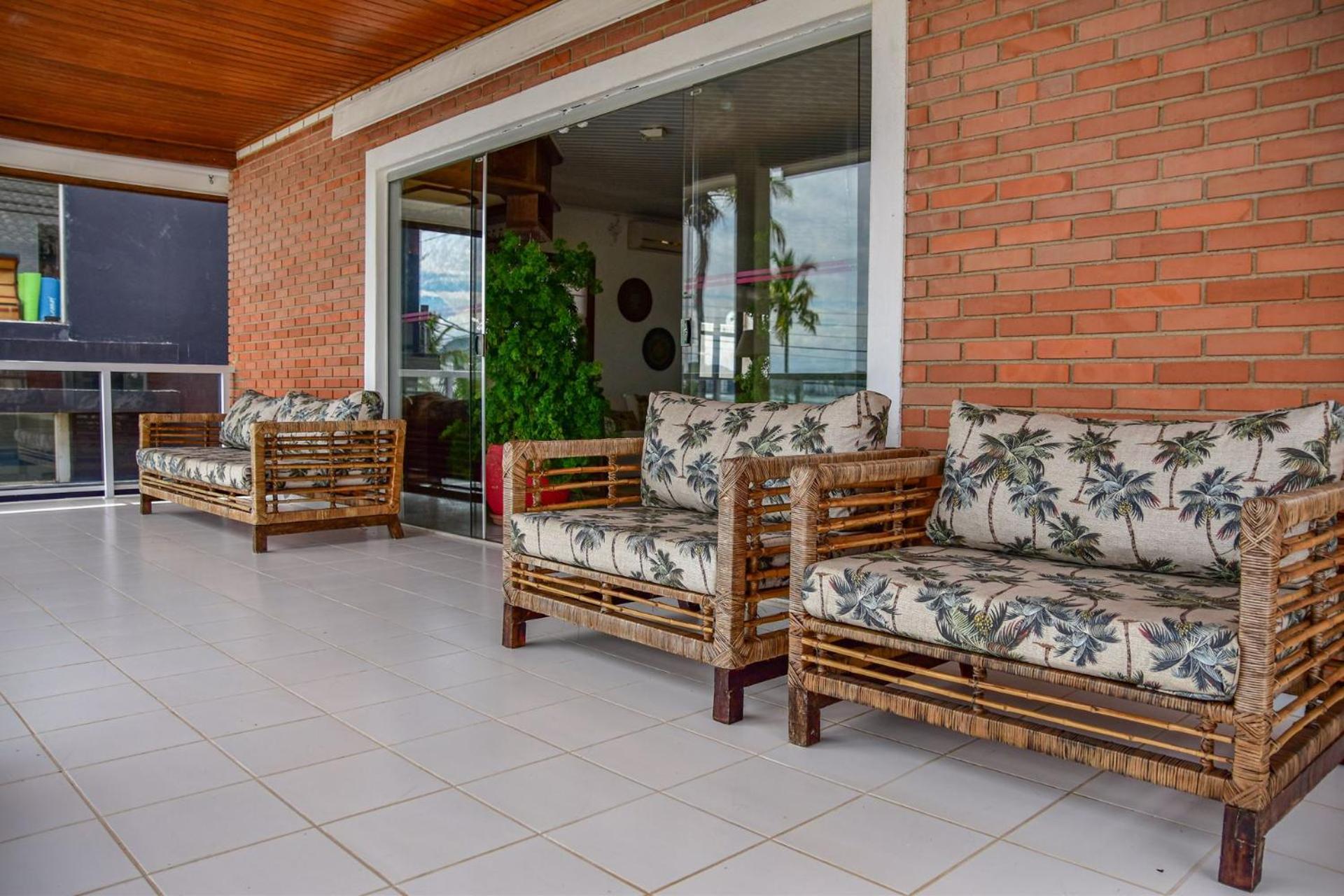 Casa beira mar na Praia da Enseada no Guaruja SP