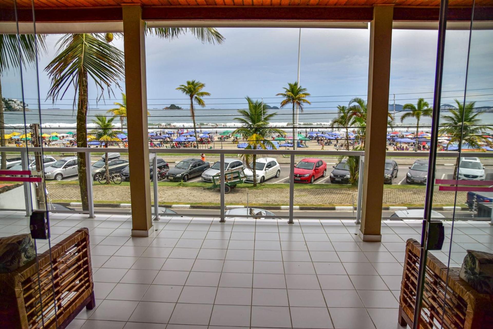 Casa beira mar na Praia da Enseada no Guaruja SP