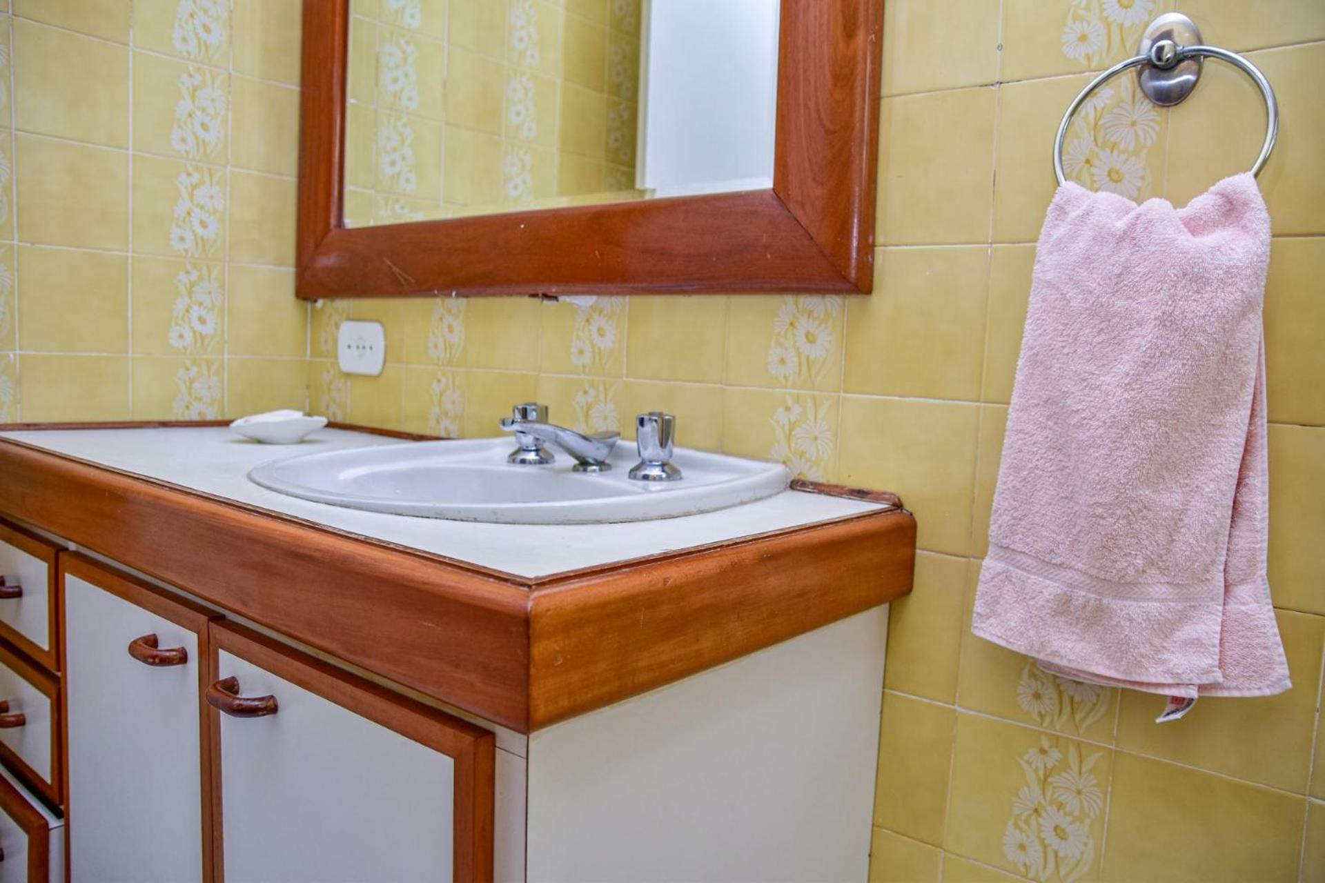 Casa beira mar na Praia da Enseada no Guaruja SP