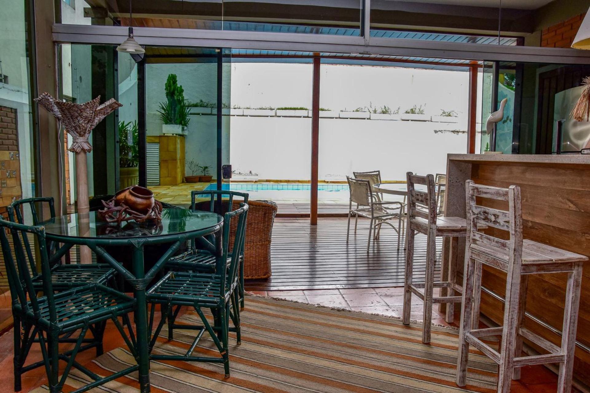 Casa beira mar na Praia da Enseada no Guaruja SP