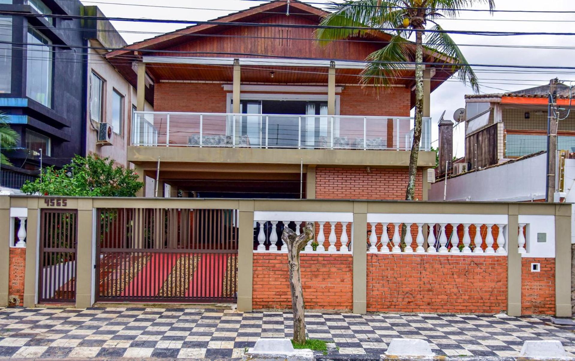 Casa beira mar na Praia da Enseada no Guaruja SP