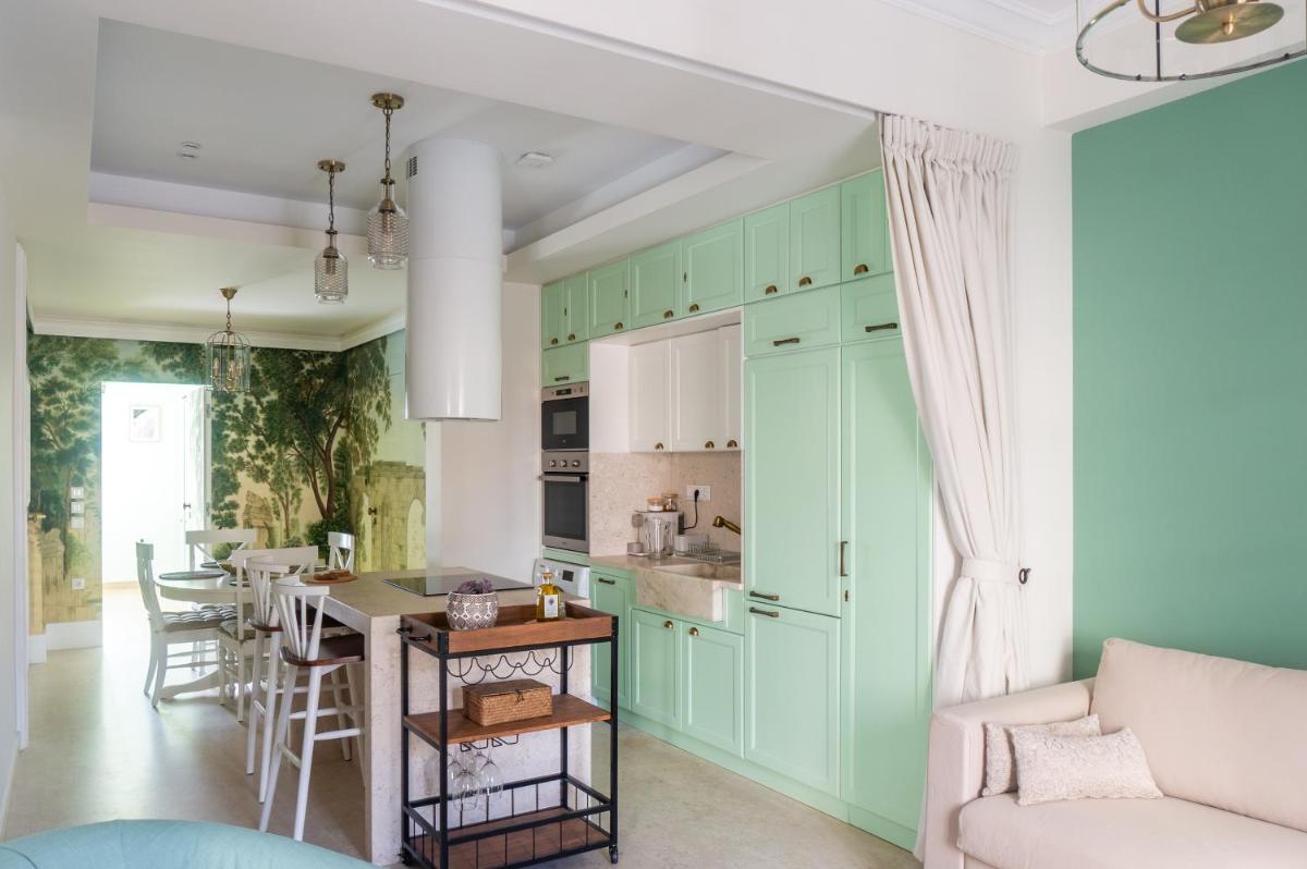 Tiffany's Luxury 2BR with Acropolis View