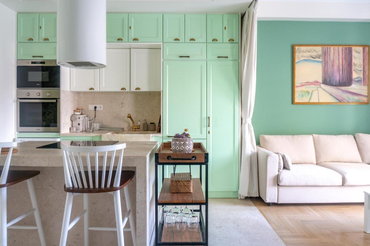 Tiffany's Luxury 2BR with Acropolis View