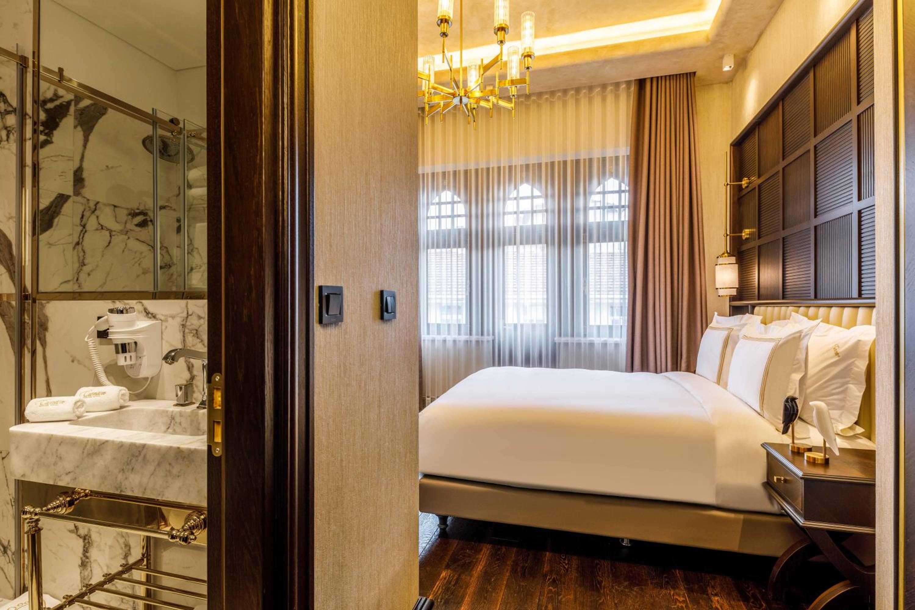 Cronton Design Hotel - Image 56