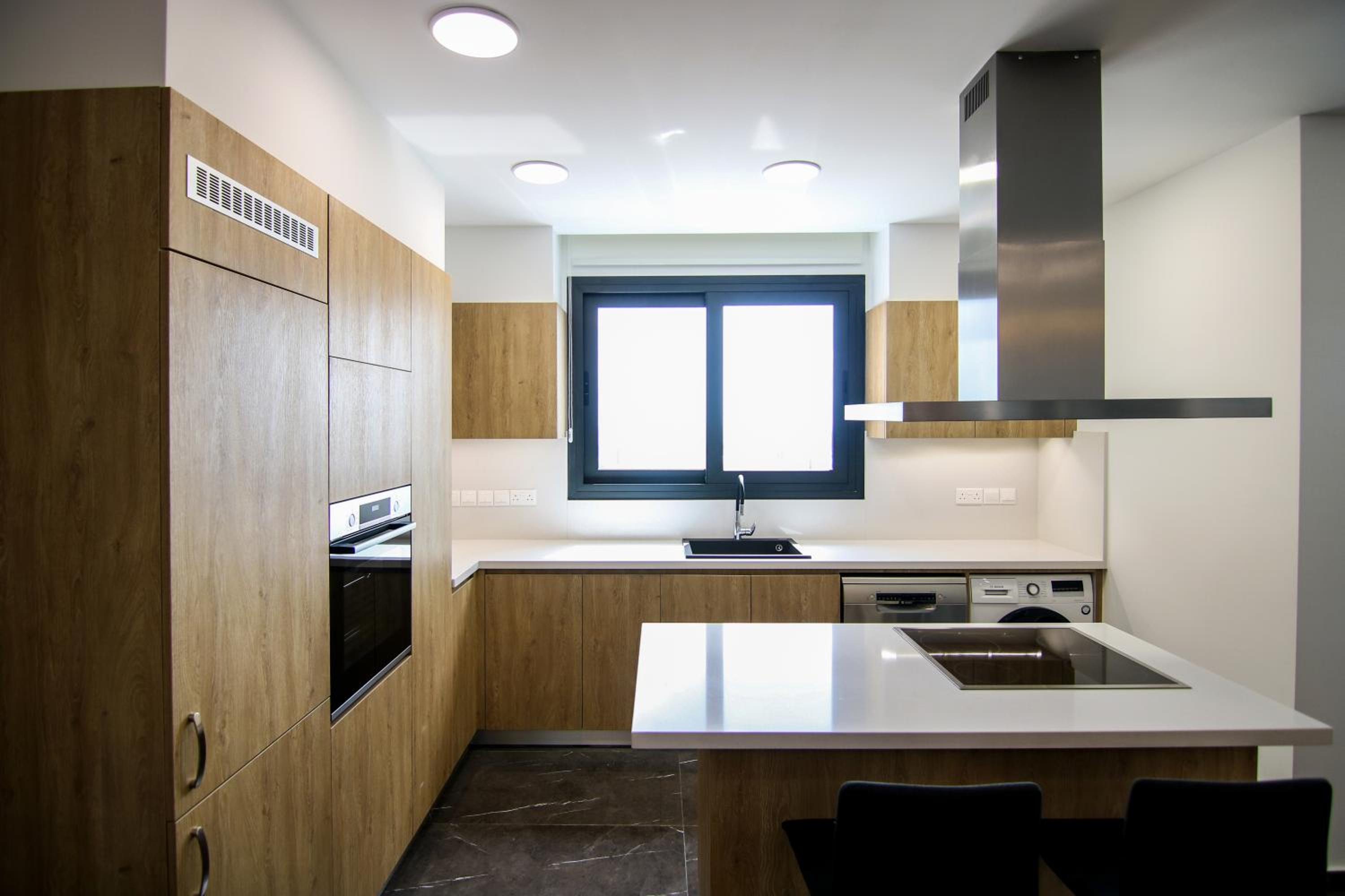 Phaedrus Living: Sea View Anna Residence 301