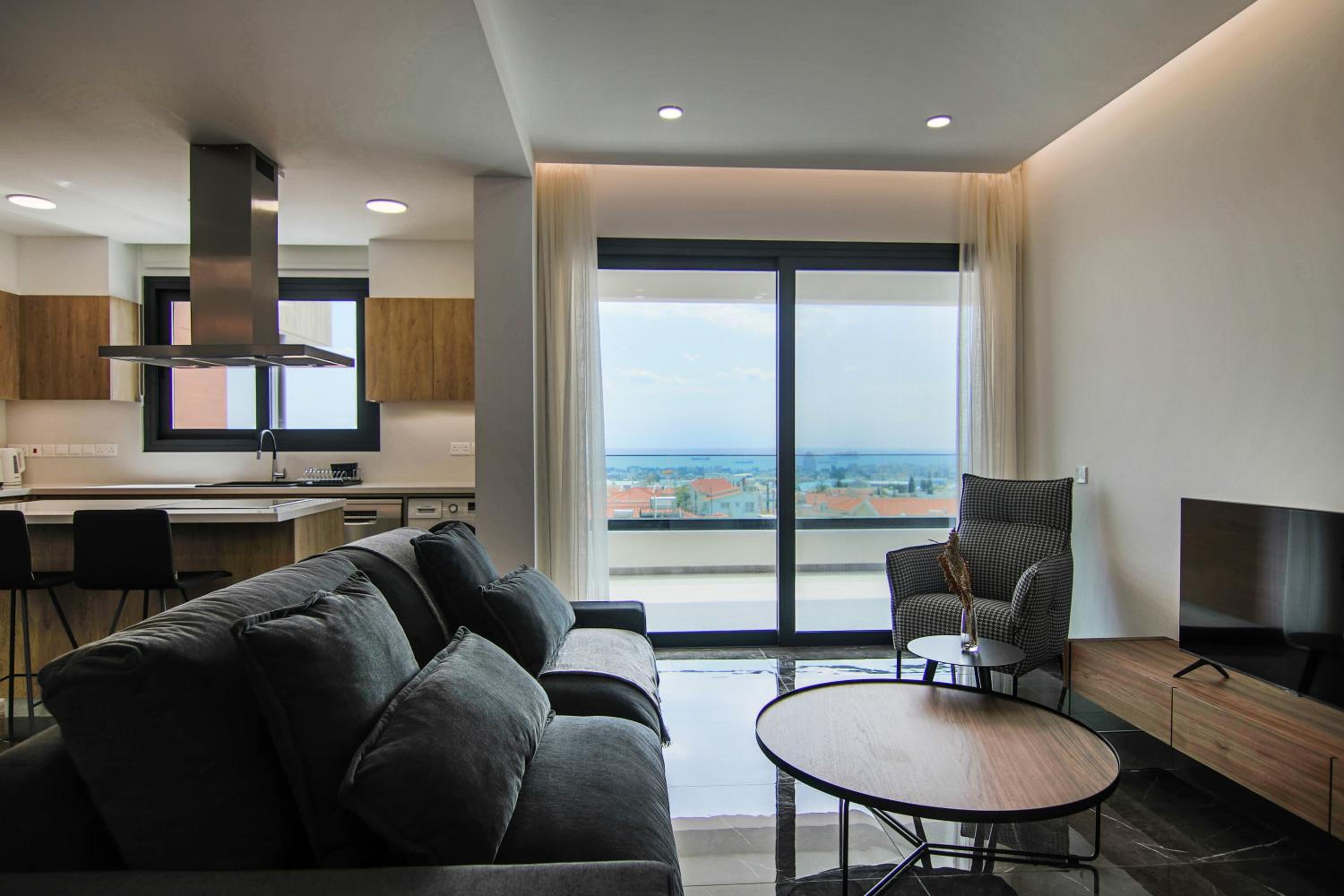 Phaedrus Living: Sea View Anna Residence 301