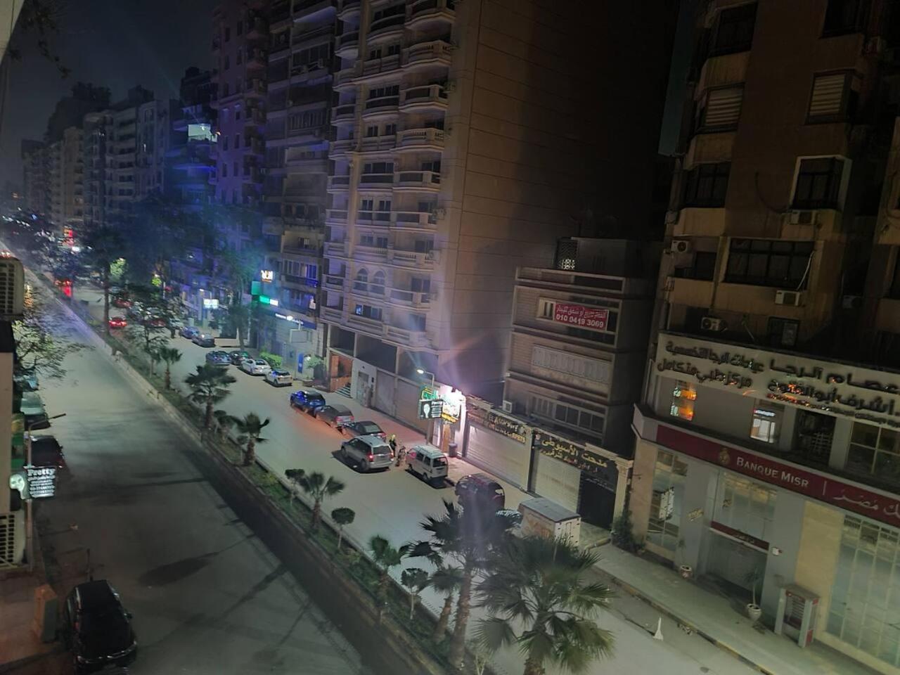 Spacious Executive Luxury Apartment with Balcony