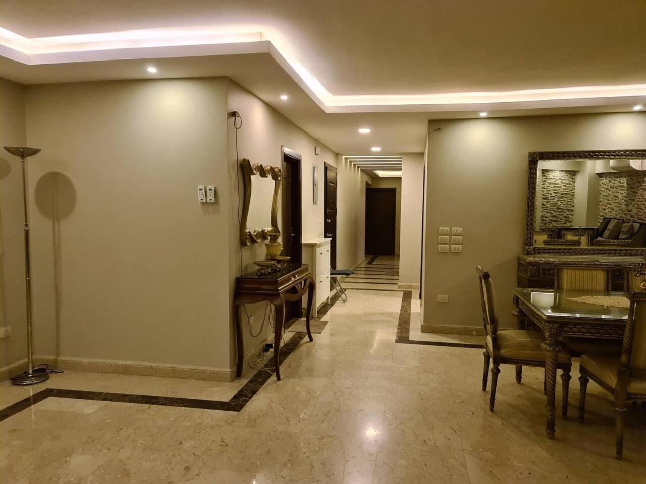 Spacious Executive Luxury Apartment with Balcony