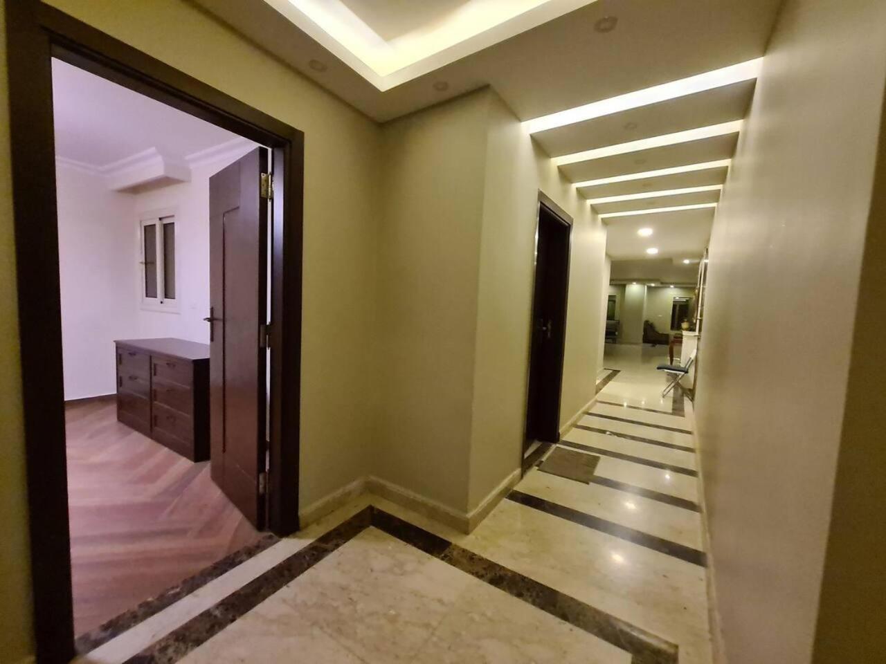 Spacious Executive Luxury Apartment with Balcony