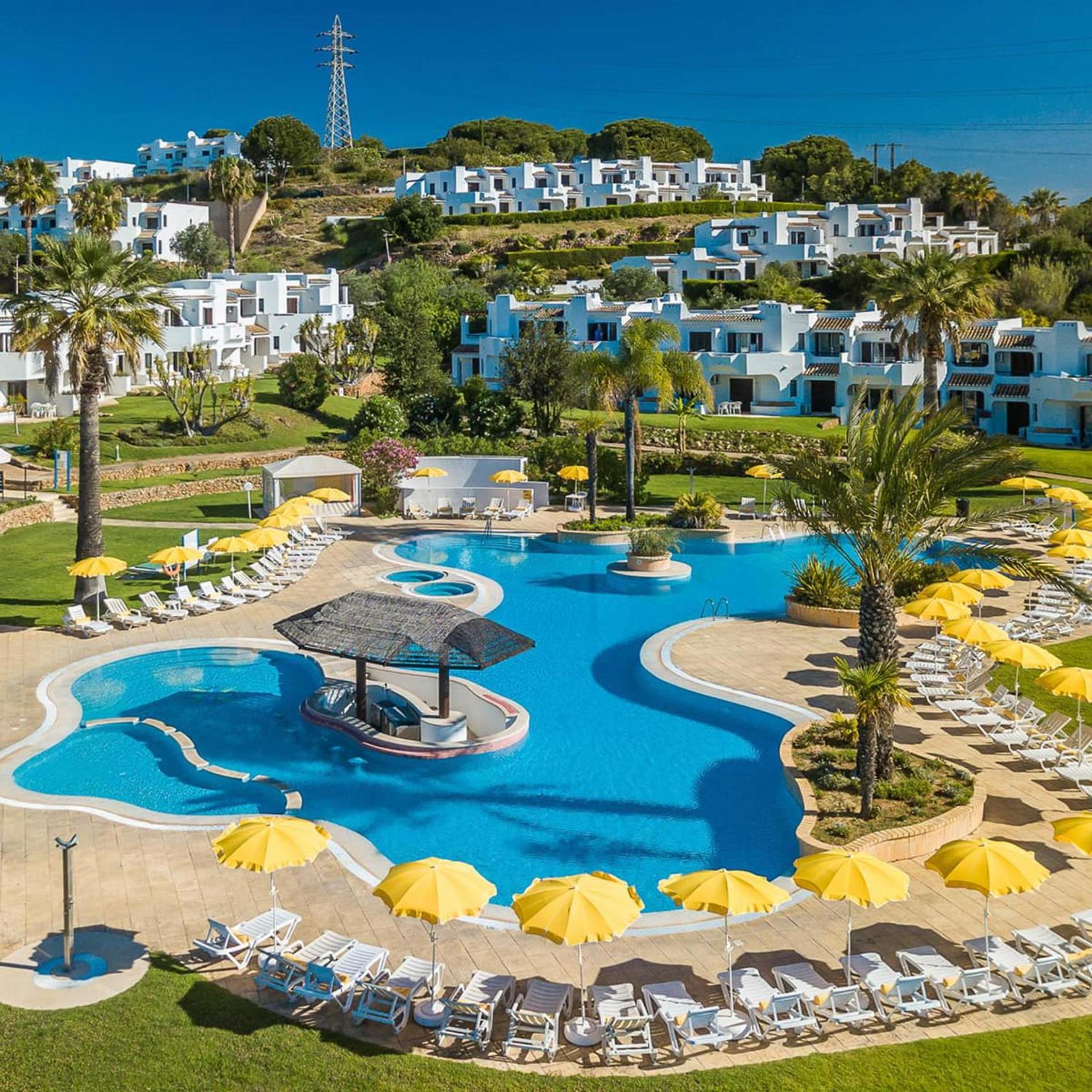 Amazing 2-Bedroom Appartment with big terrace! view 2