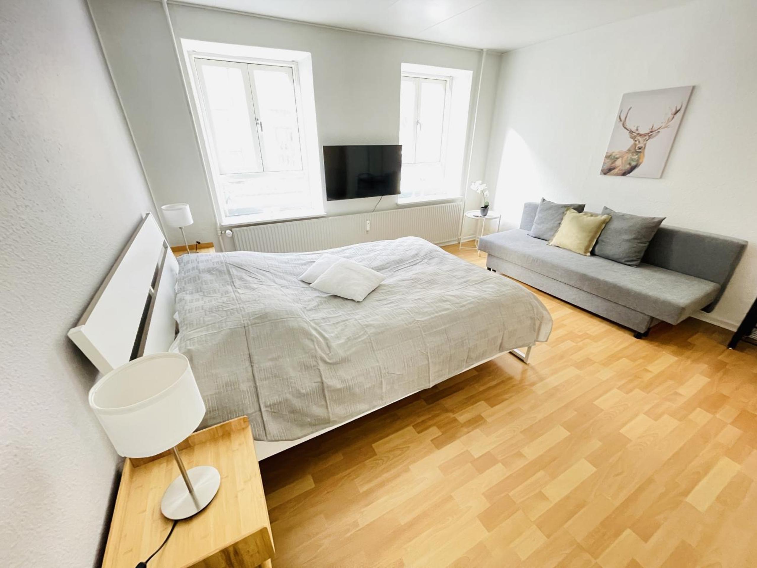 Hotel aday - Central Studio Apartment - Image 1