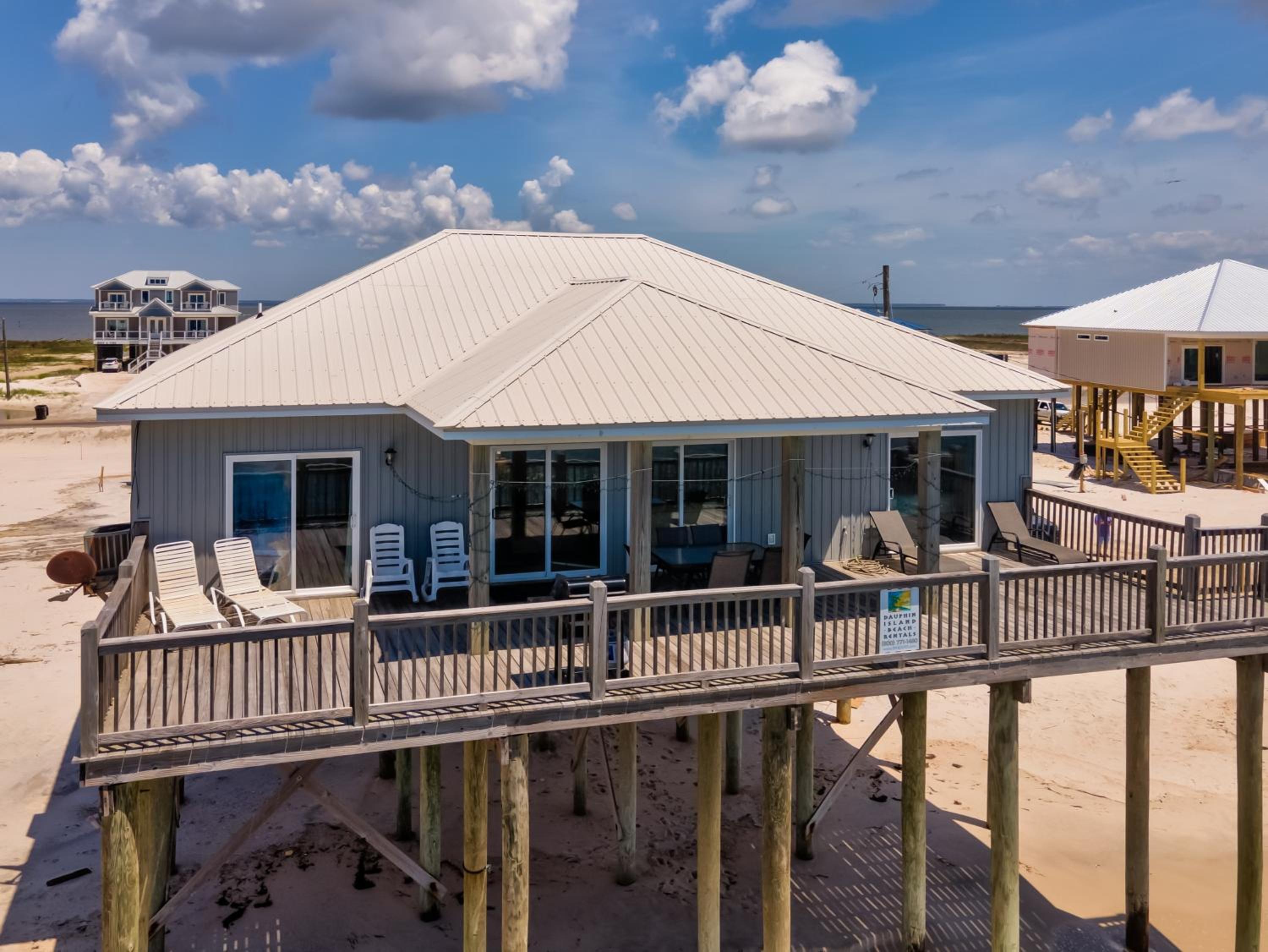 Southern Breeze - Gulf front! Pet friendly! Bring the whole family for fun in the sun! home