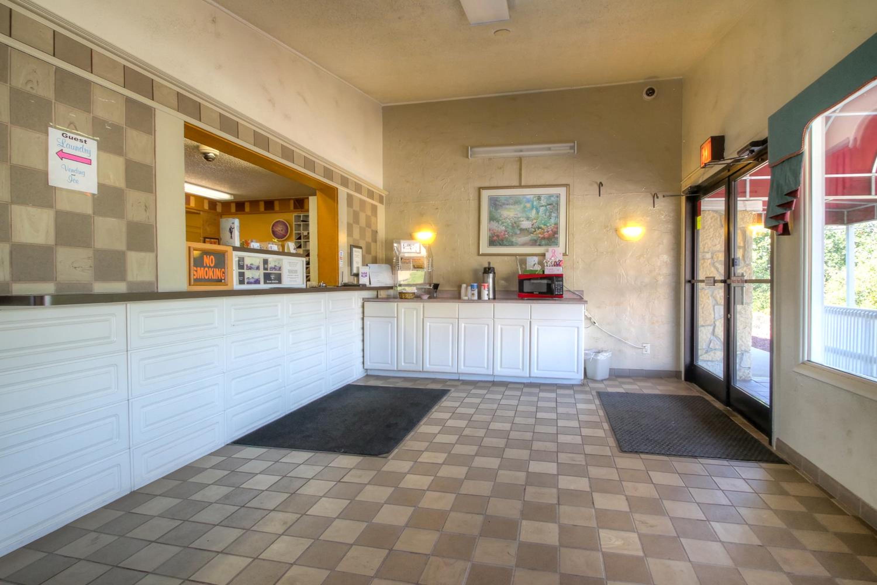 Corbin Vacations - Corbin Inn - Property Image 2