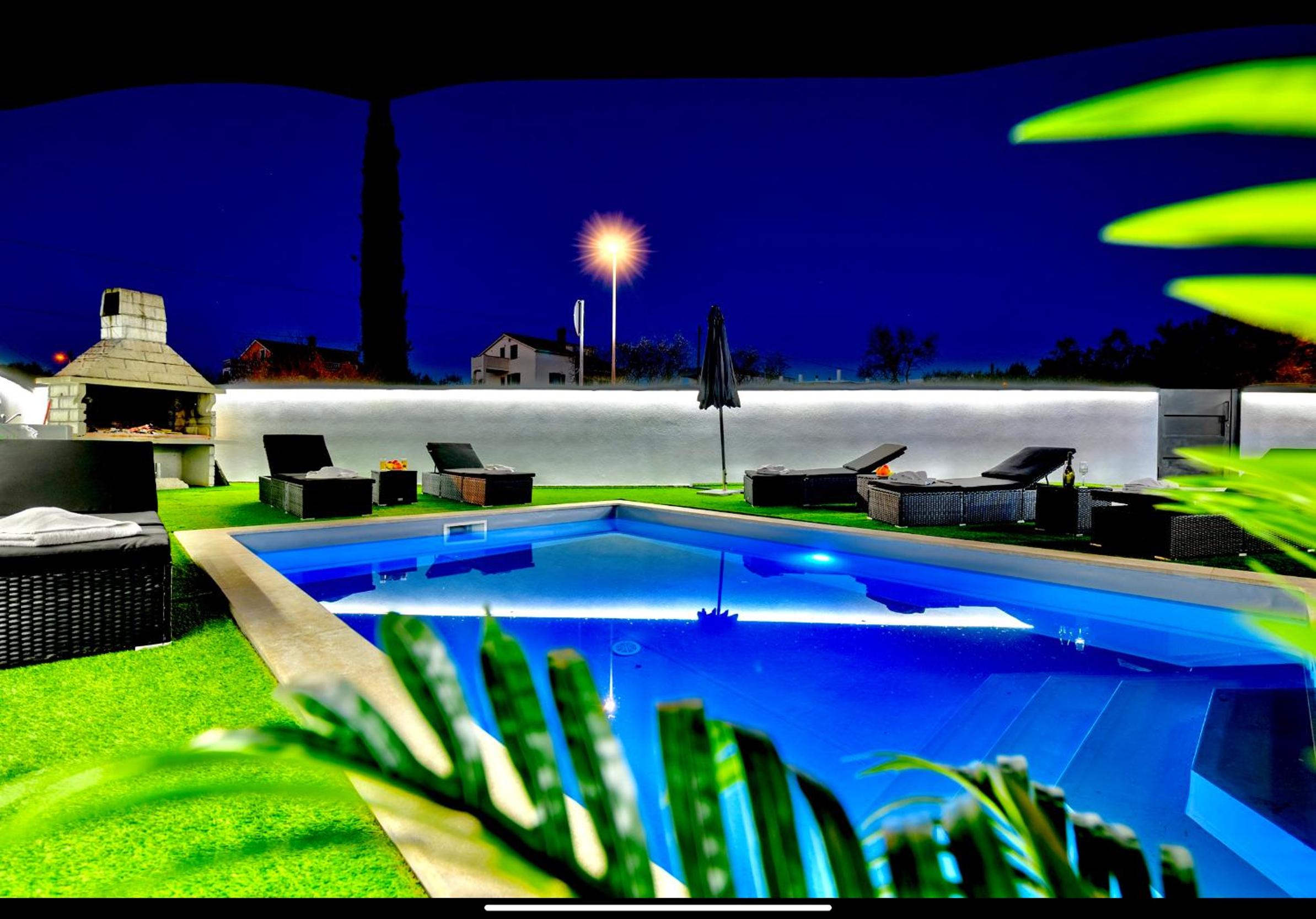 Villa White
