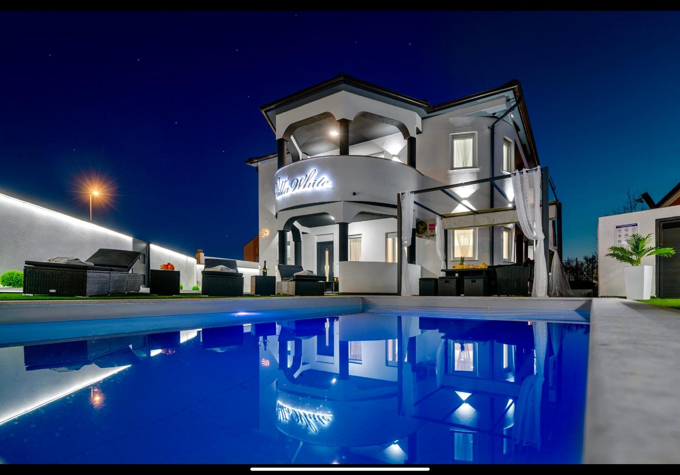 Villa White