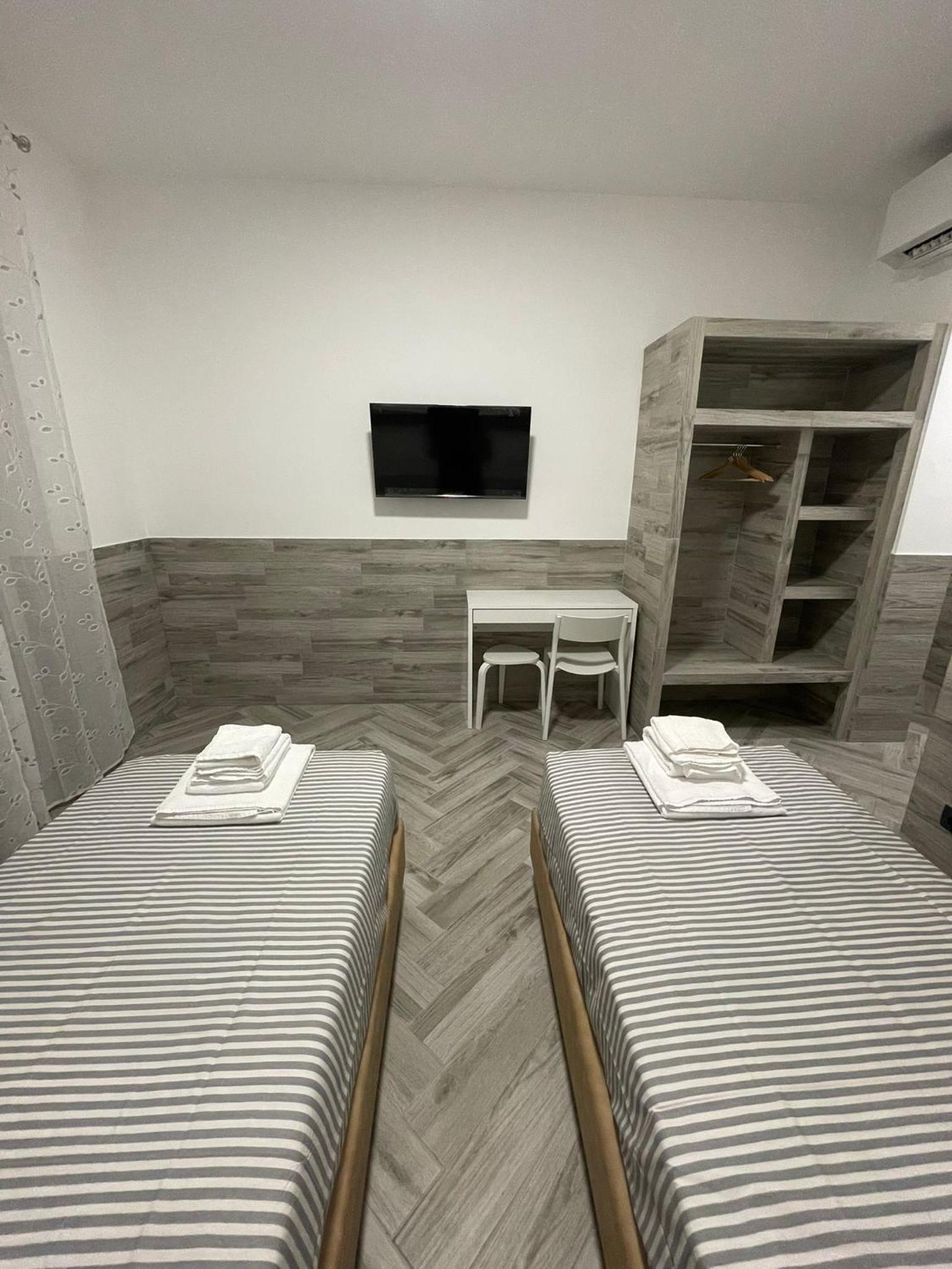 Holiday Rooms Rho view 2