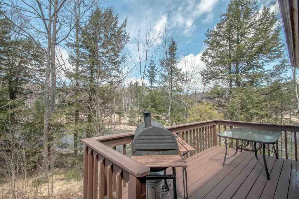 Relaxing Riverside Retreat - StoryLand, Attitash, North Conway view 2