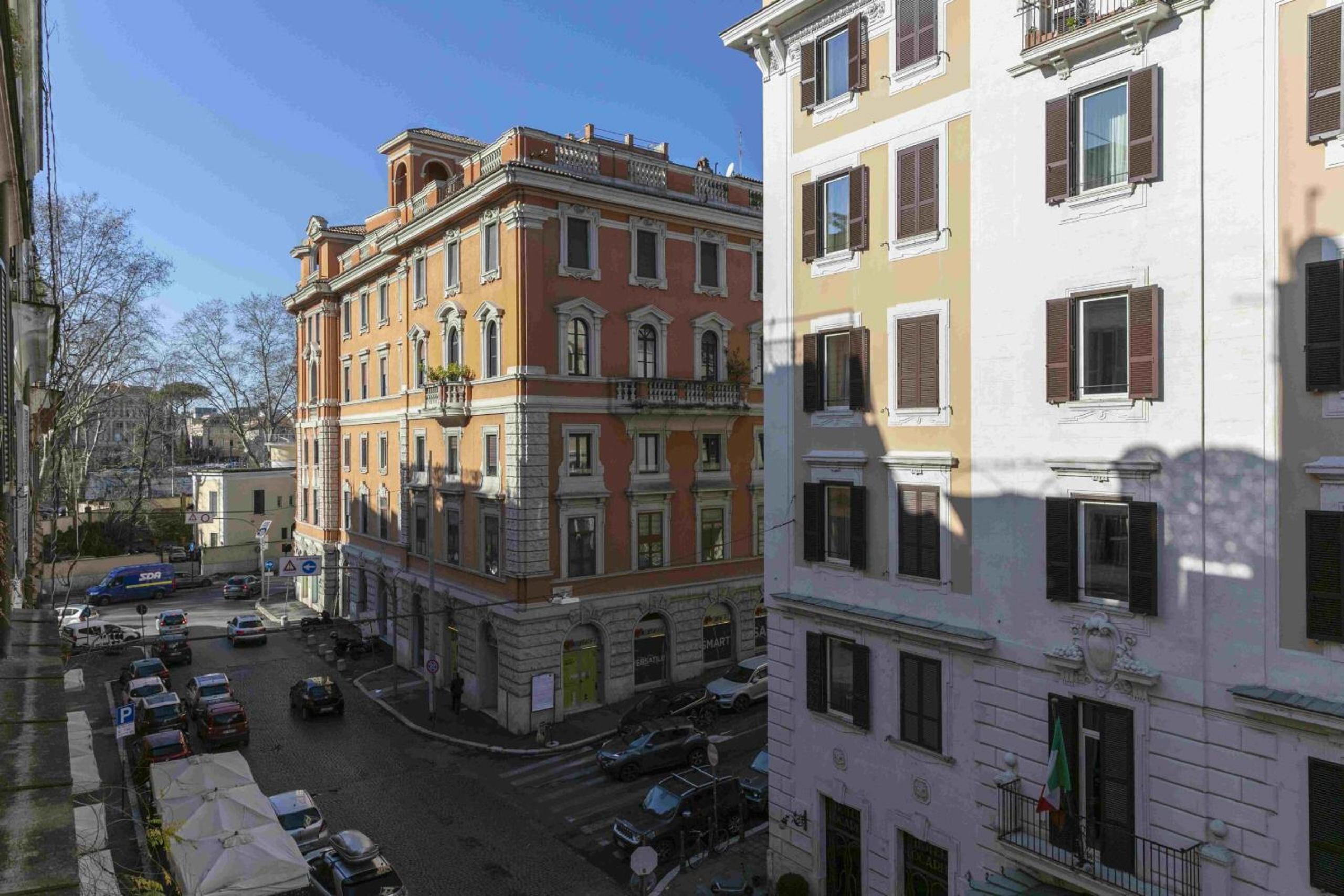 BBHOME Design Suite apartment near Spanish steps