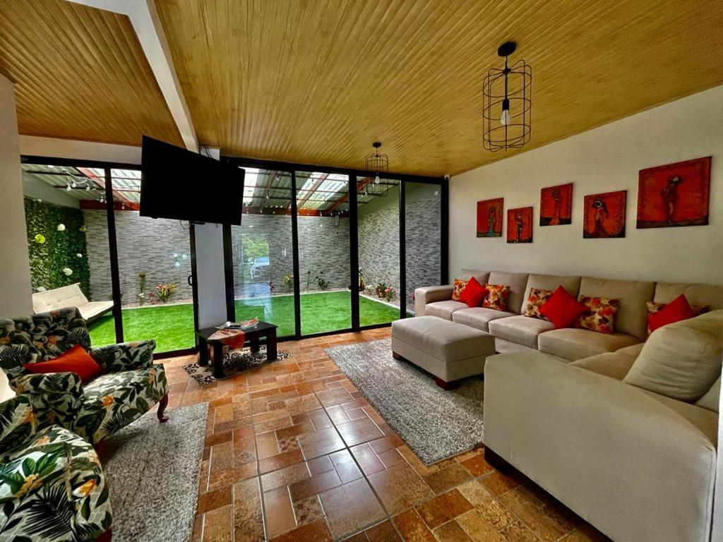 Moni´s House