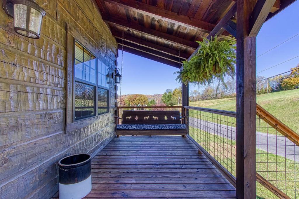 Picture Perfect, Hot Tub, Game Room, WIFI, 560 FREE tickets each paid day!!! view 5