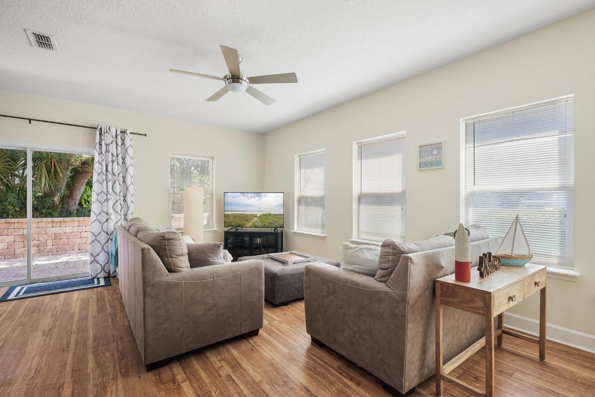 Ocean Palms, Sleeps 8, 4 Bedroom, Walk to the Beach view 3