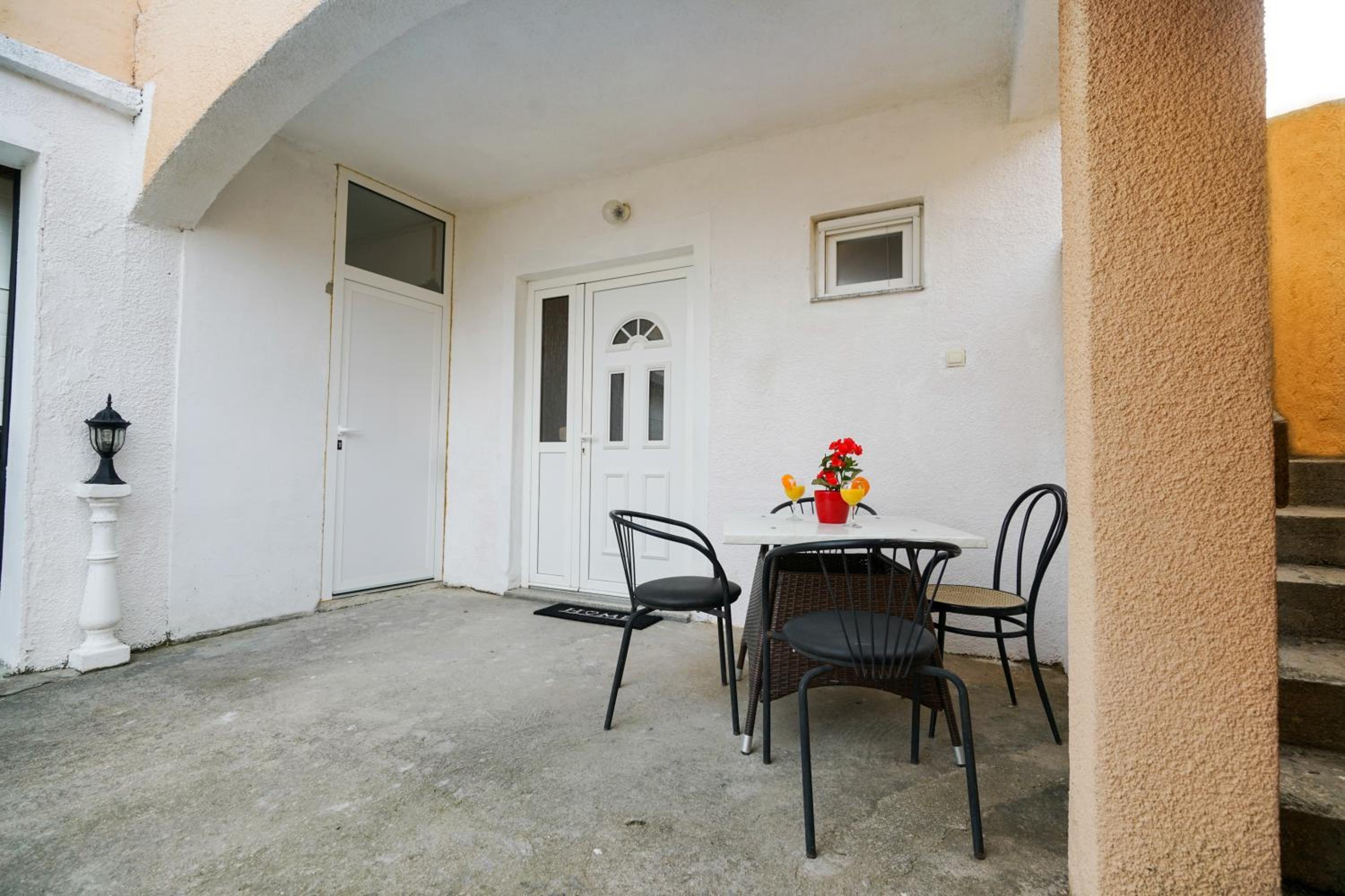 Apartman Sara view 3