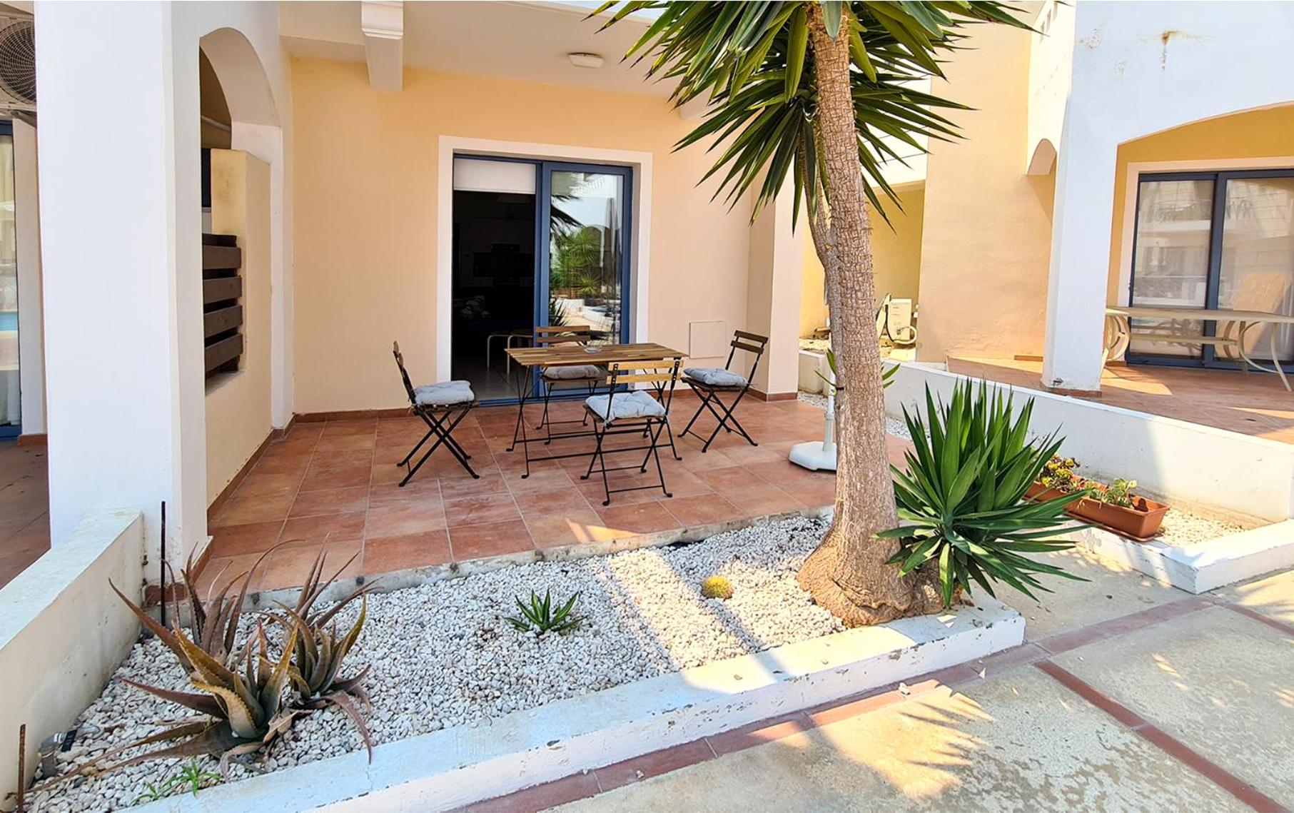 Maria's Holiday House - Communal Pool