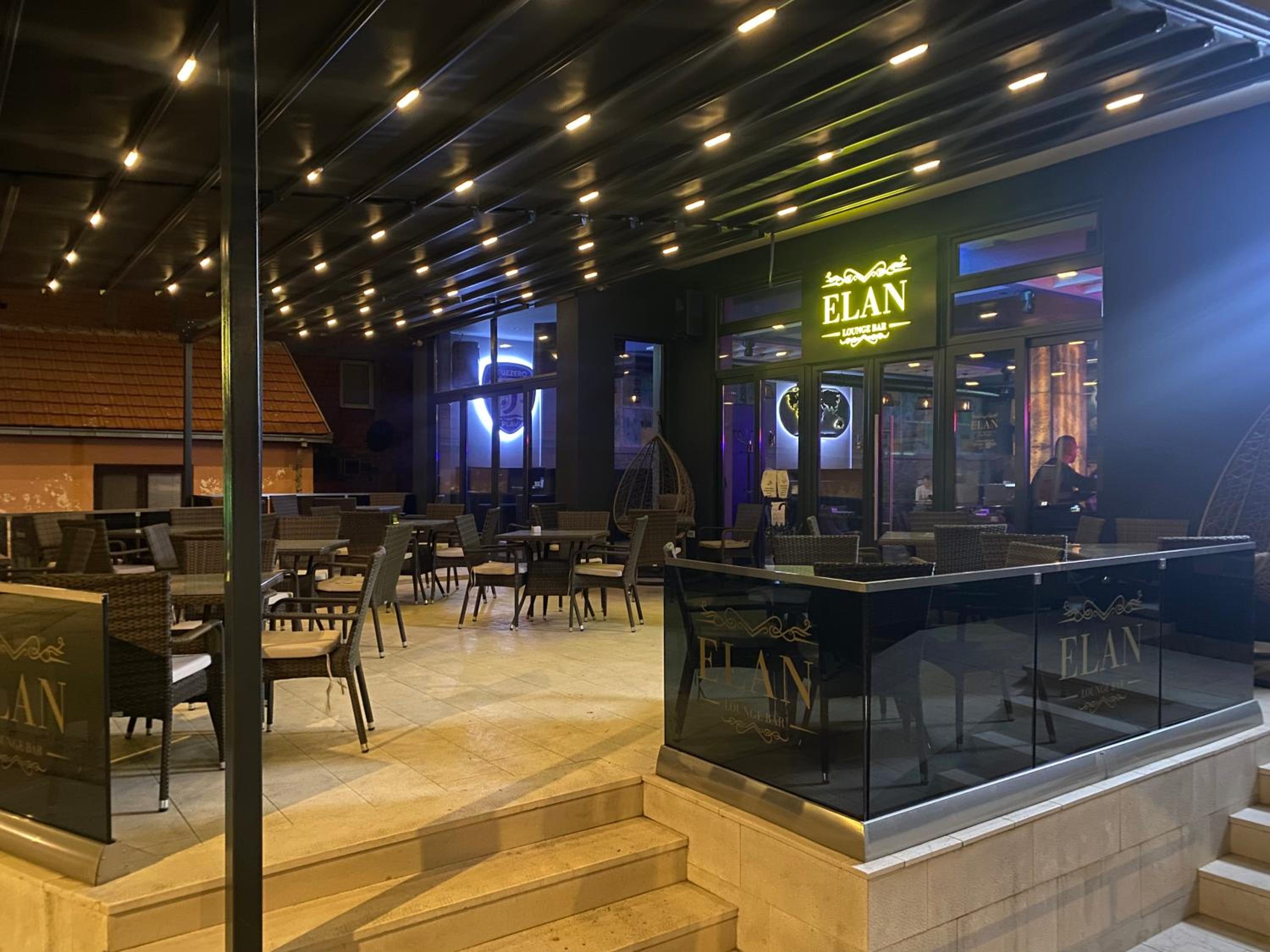Elan Luxury Apartments & Rooms view 3