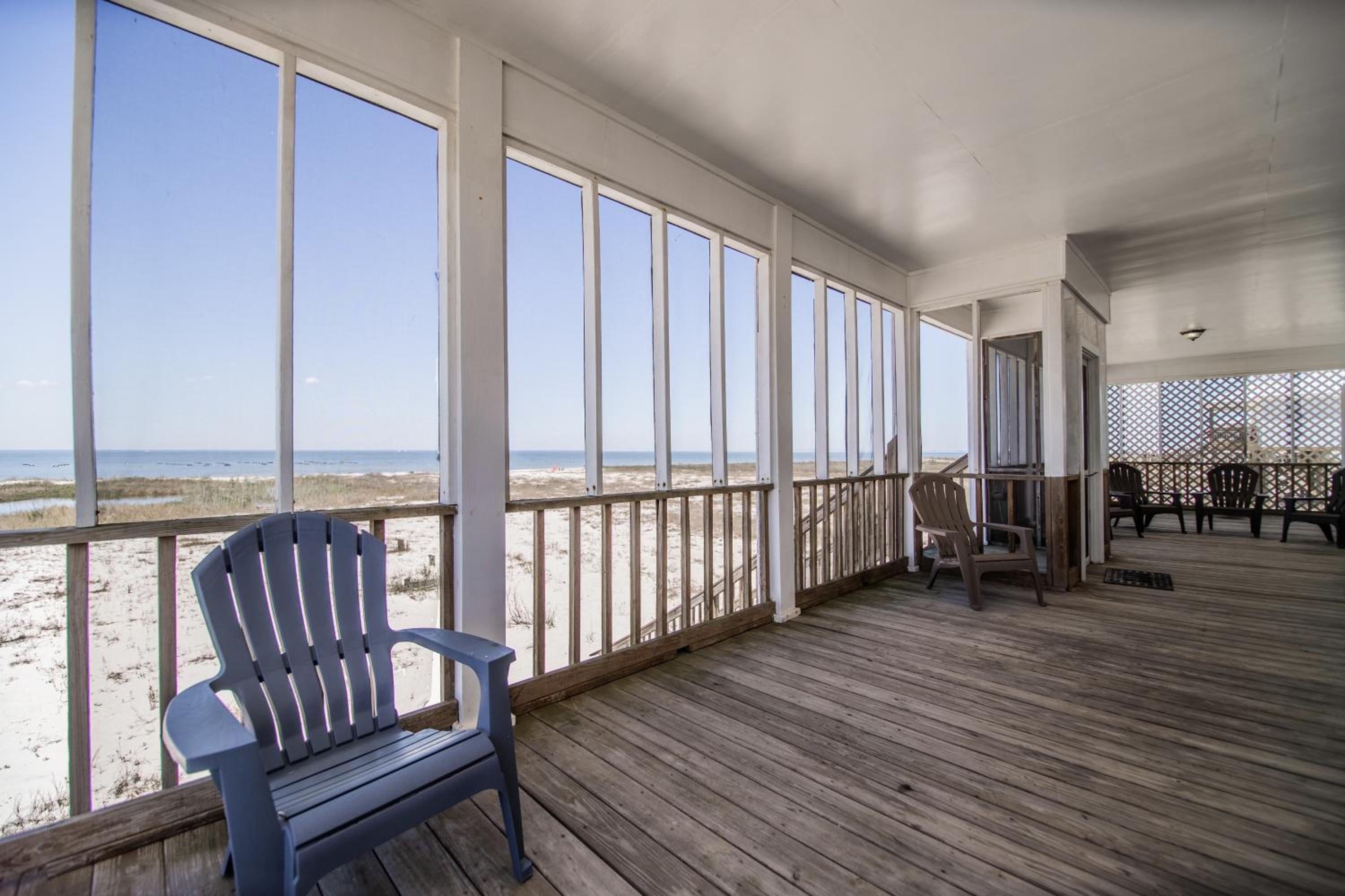 Relaxation - Large bay front home has everything you need for the perfect Dauphin Island family holiday! home