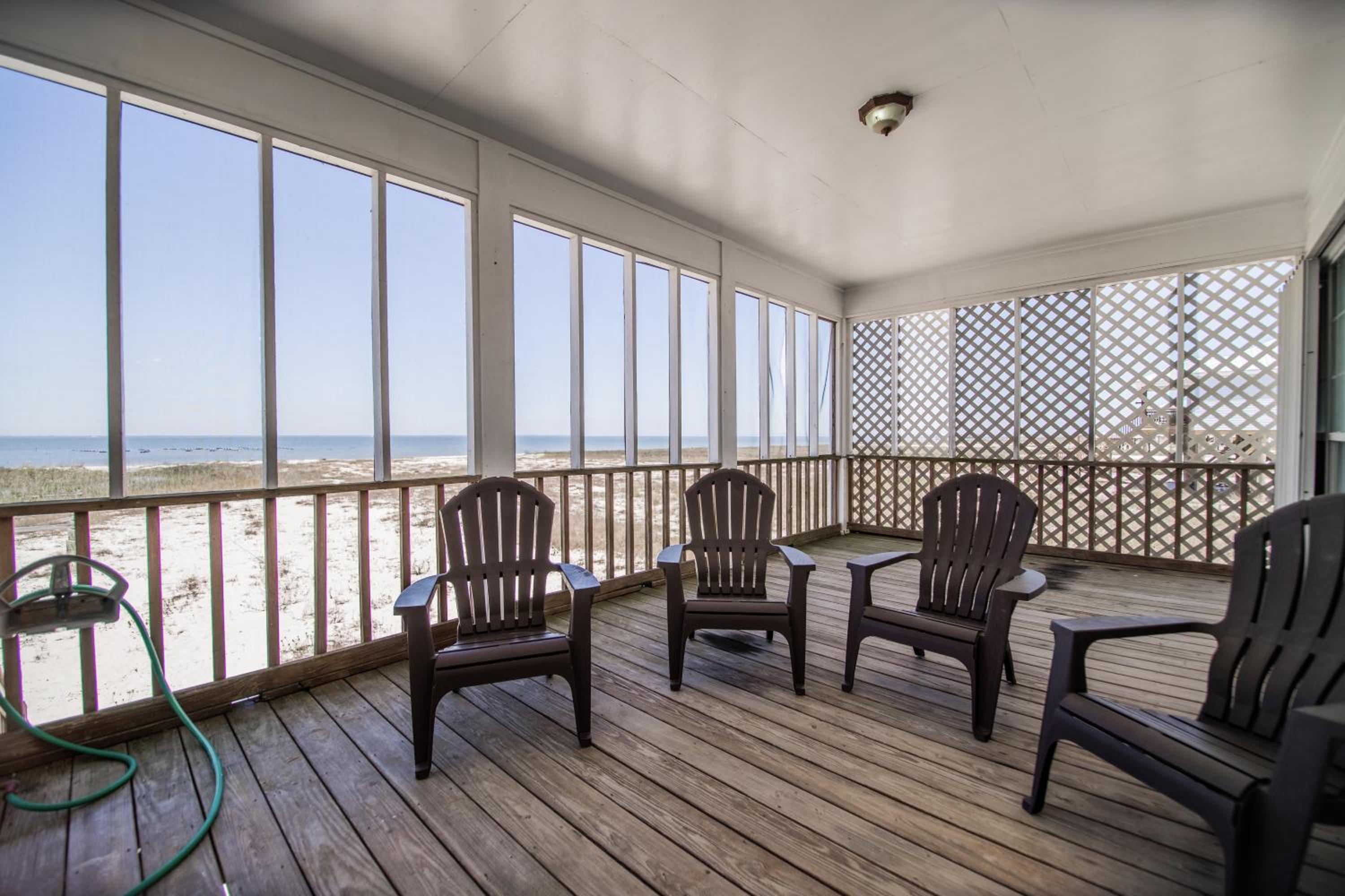 Relaxation - Large bay front home has everything you need for the perfect Dauphin Island family holiday! home