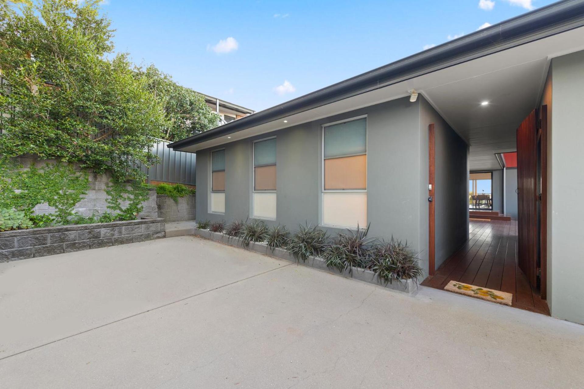 Hotel Wahgunyah Road 52 - Image 1