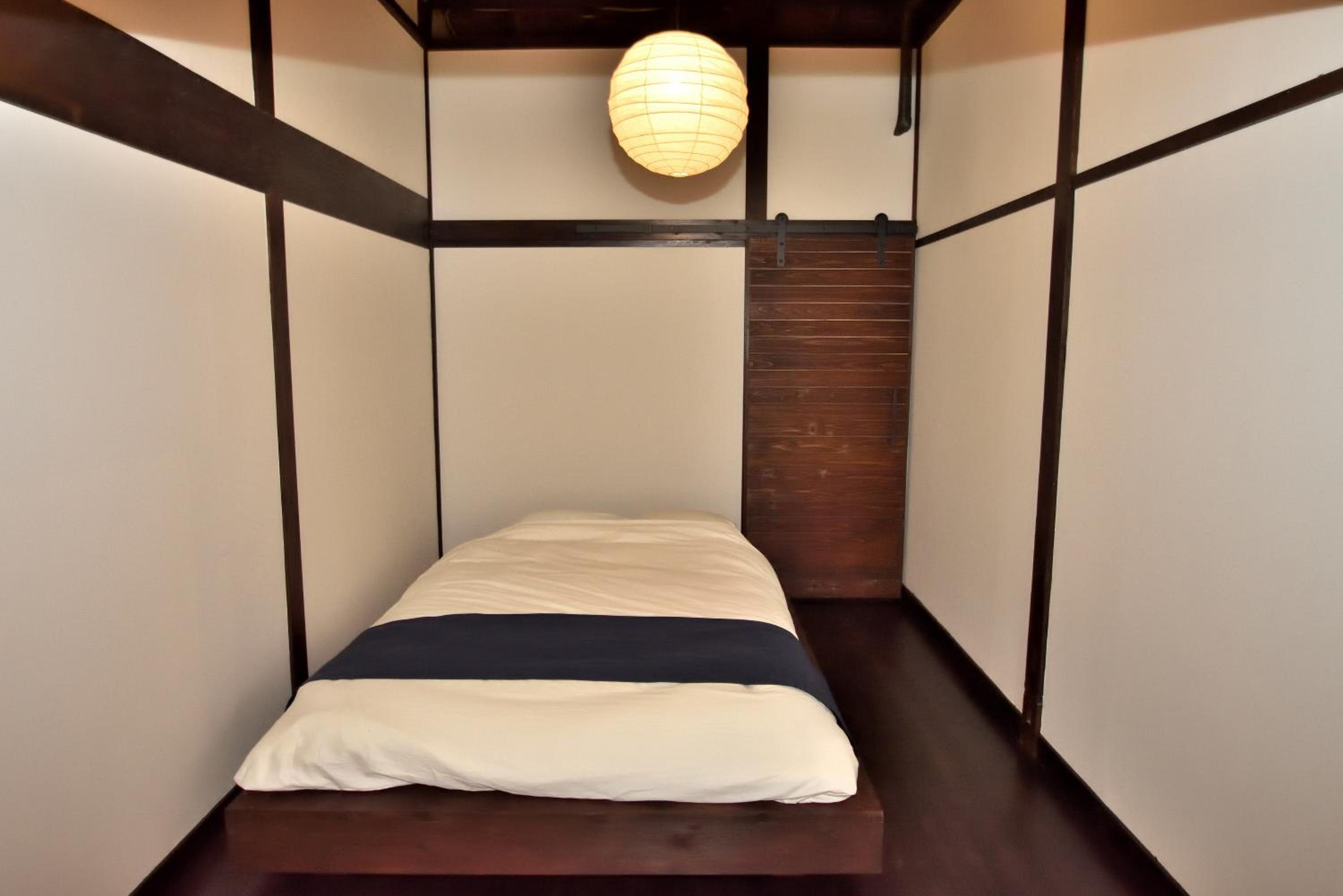 Kohaku AMBER Kamakura Zaimokuza
