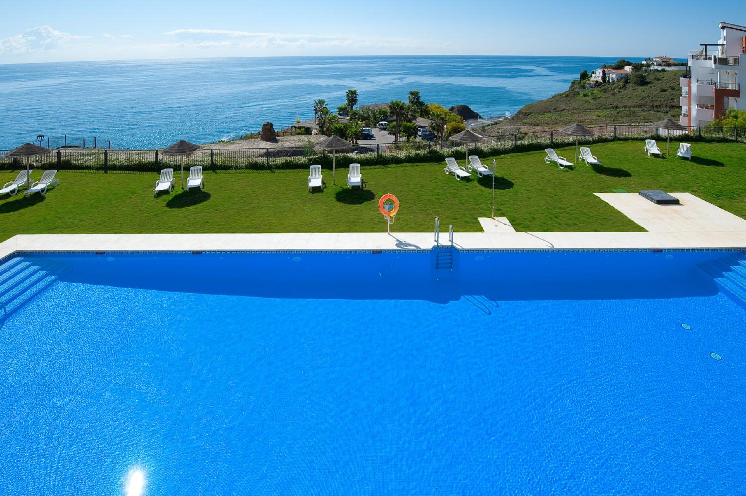 Precioso apartamento 1 dormitorio con vistas mar frontal photo 2