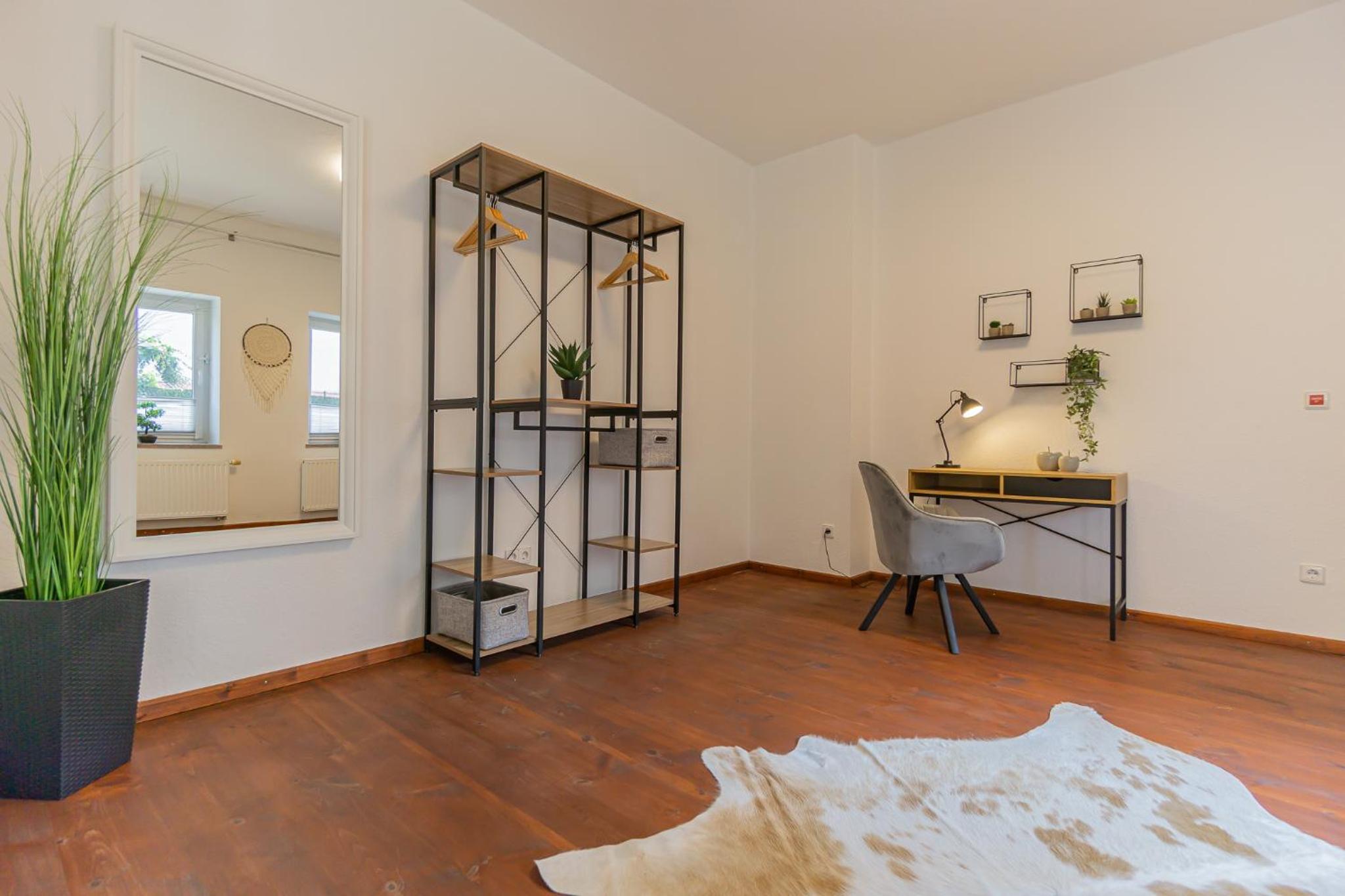 Exklusive Stadtvilla-190qm- Parkplatz- 3Schlafzimmer- 2 Bäder- Netflix- Waschmaschine- 4 Etagen-nähe Theater