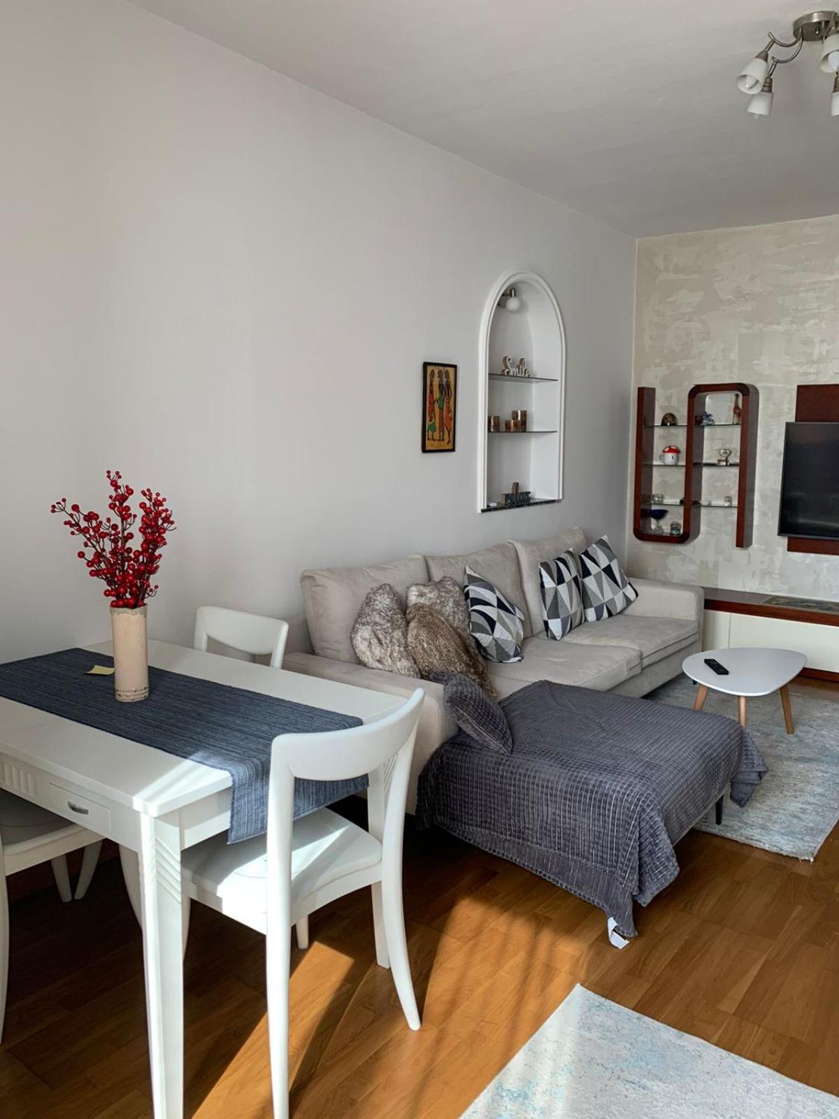 Cozy Nest Ledi
