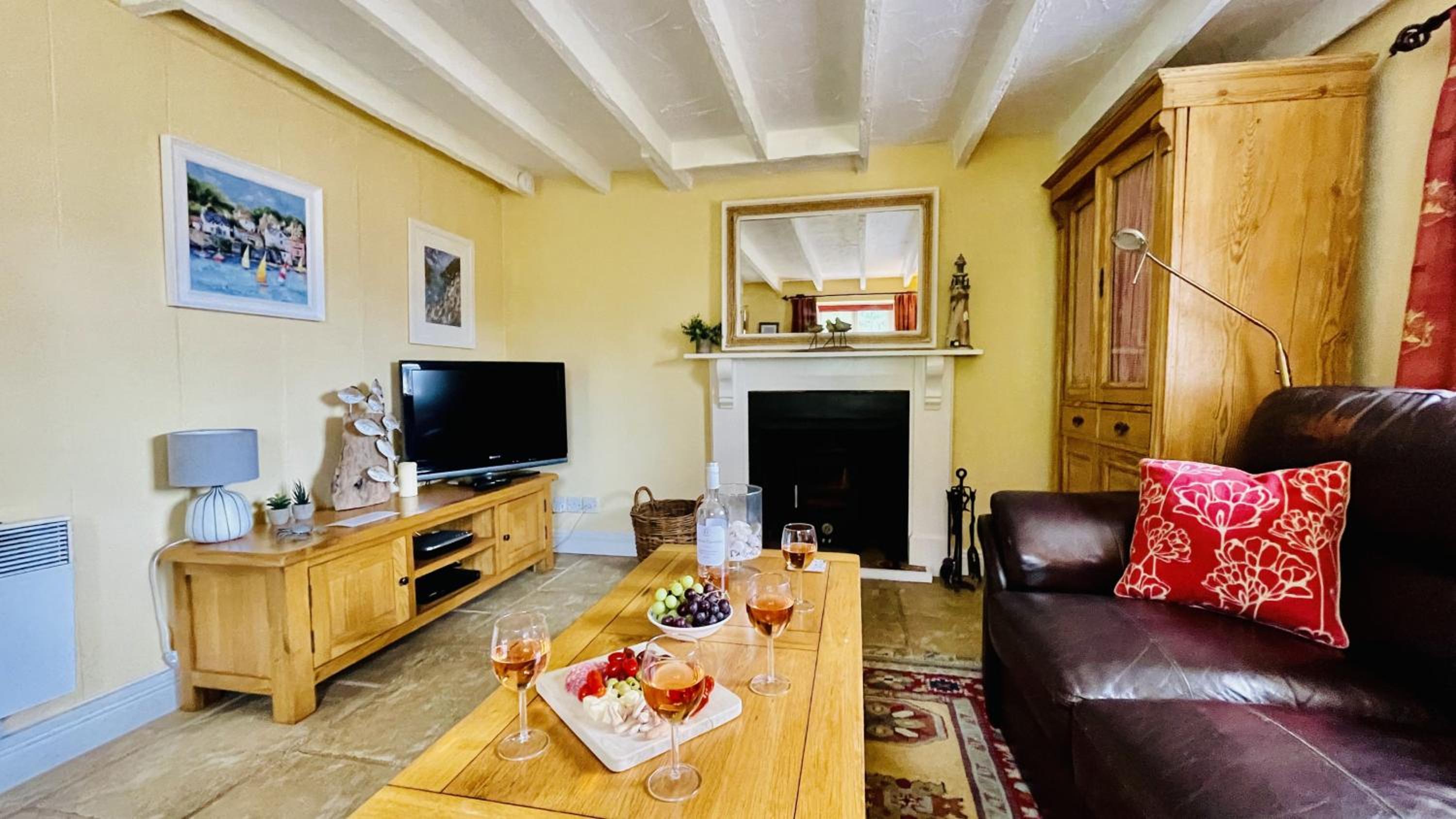 Thornwell Cottage - Heart of the village, amazing gardens, glorious views and brimming with character