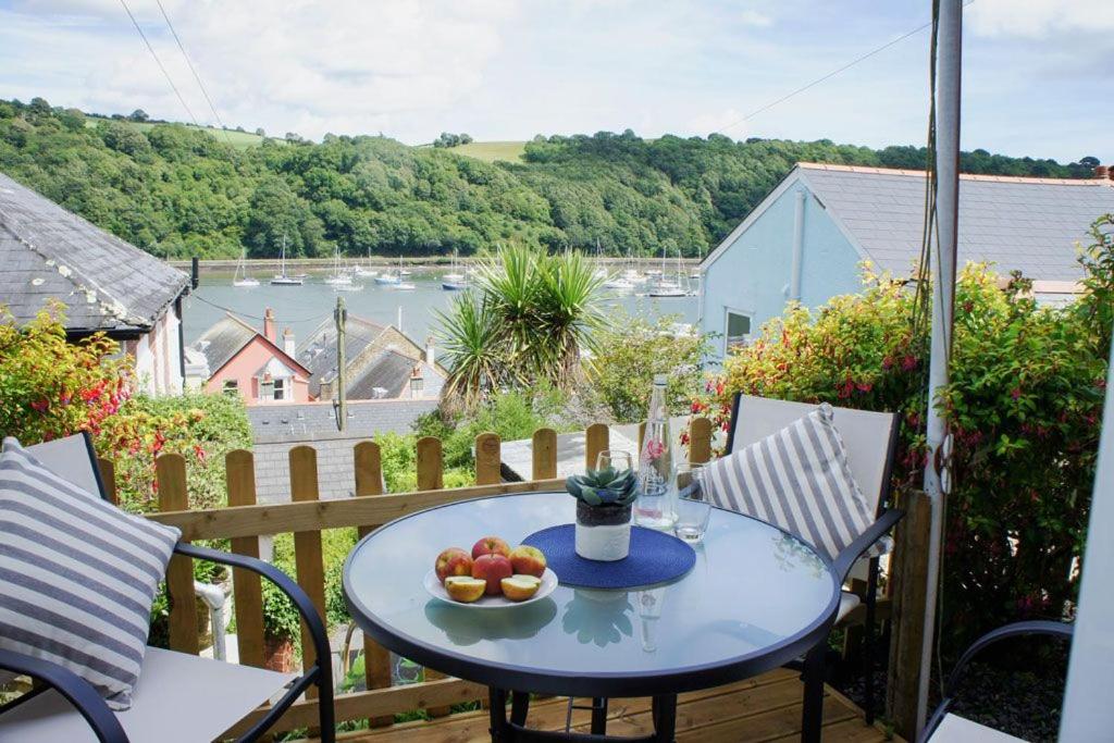 Ferry View - Views over the Dart, elegant three storey house, unique Sky Room view 5
