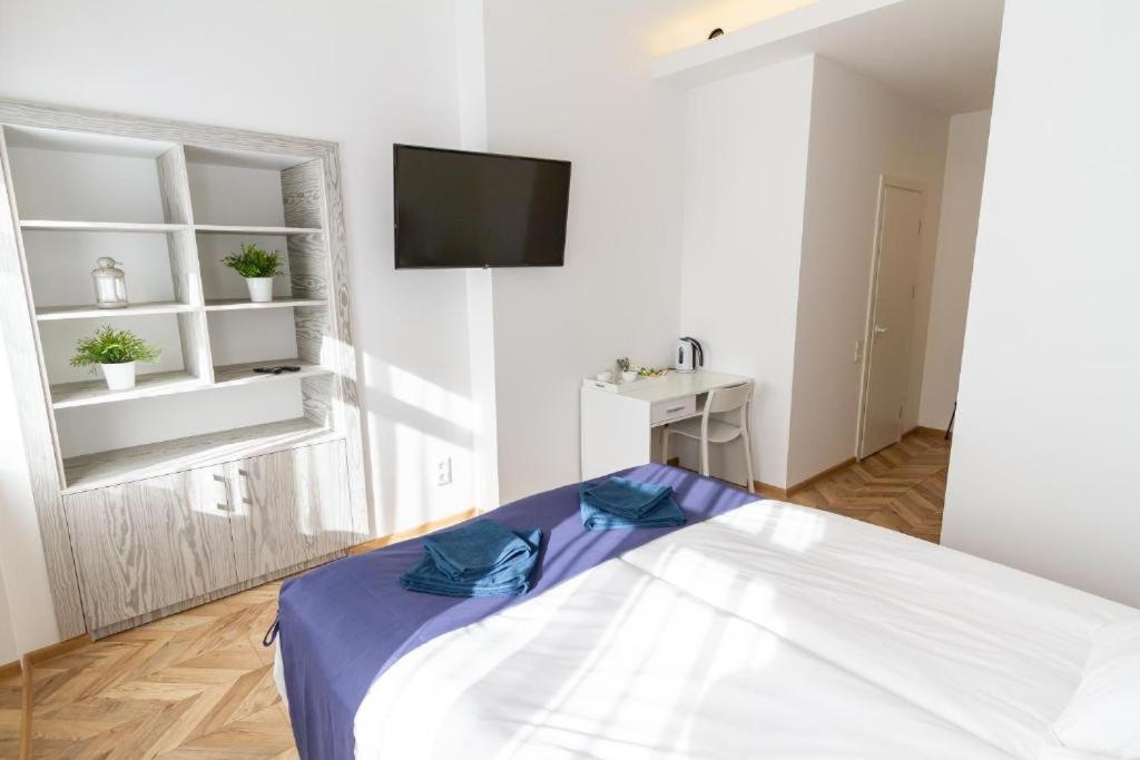 HOT SPOT Vilnius Apartments! view 2