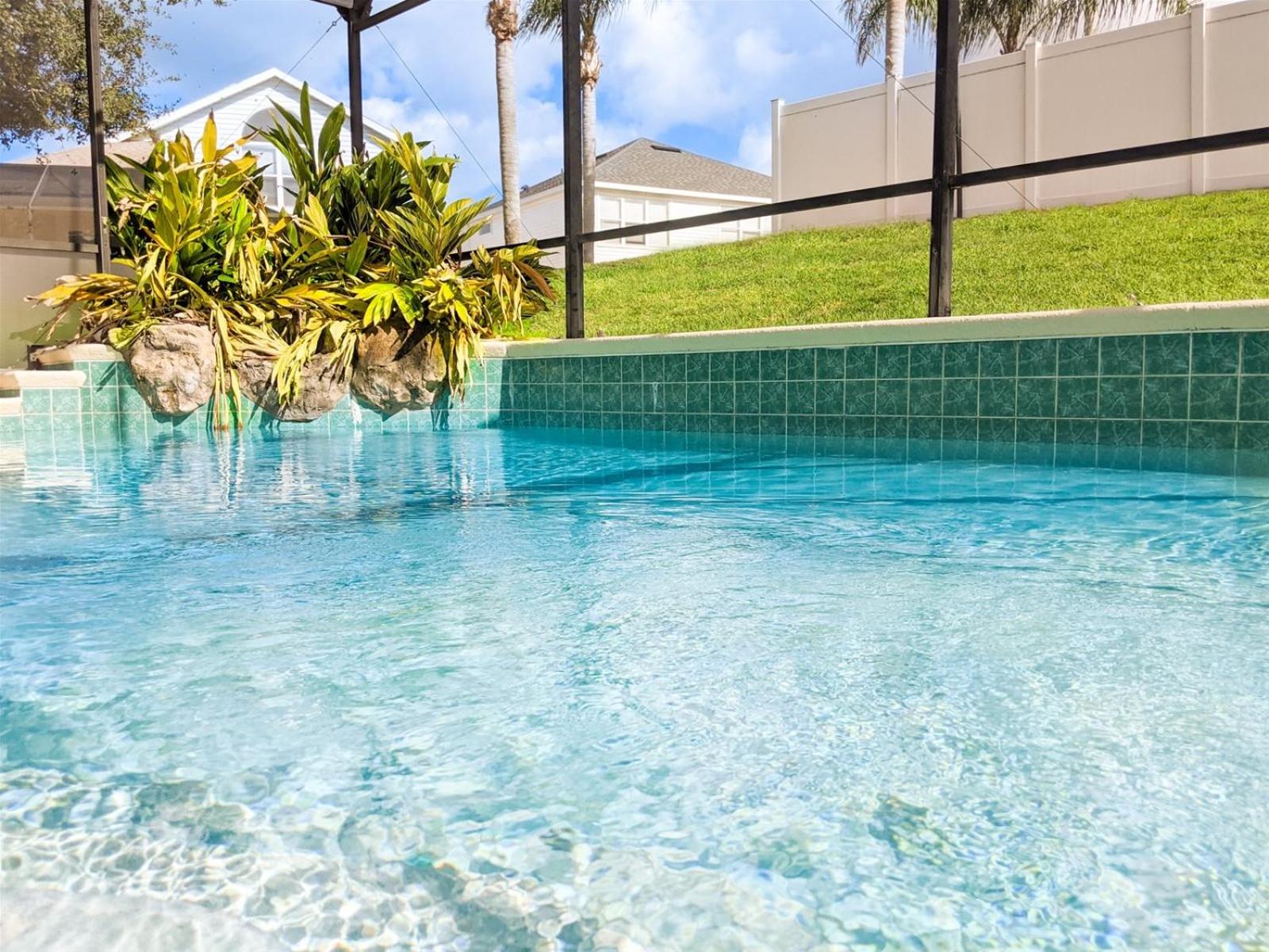 Hotel 4 Bed 2269 - Image 1