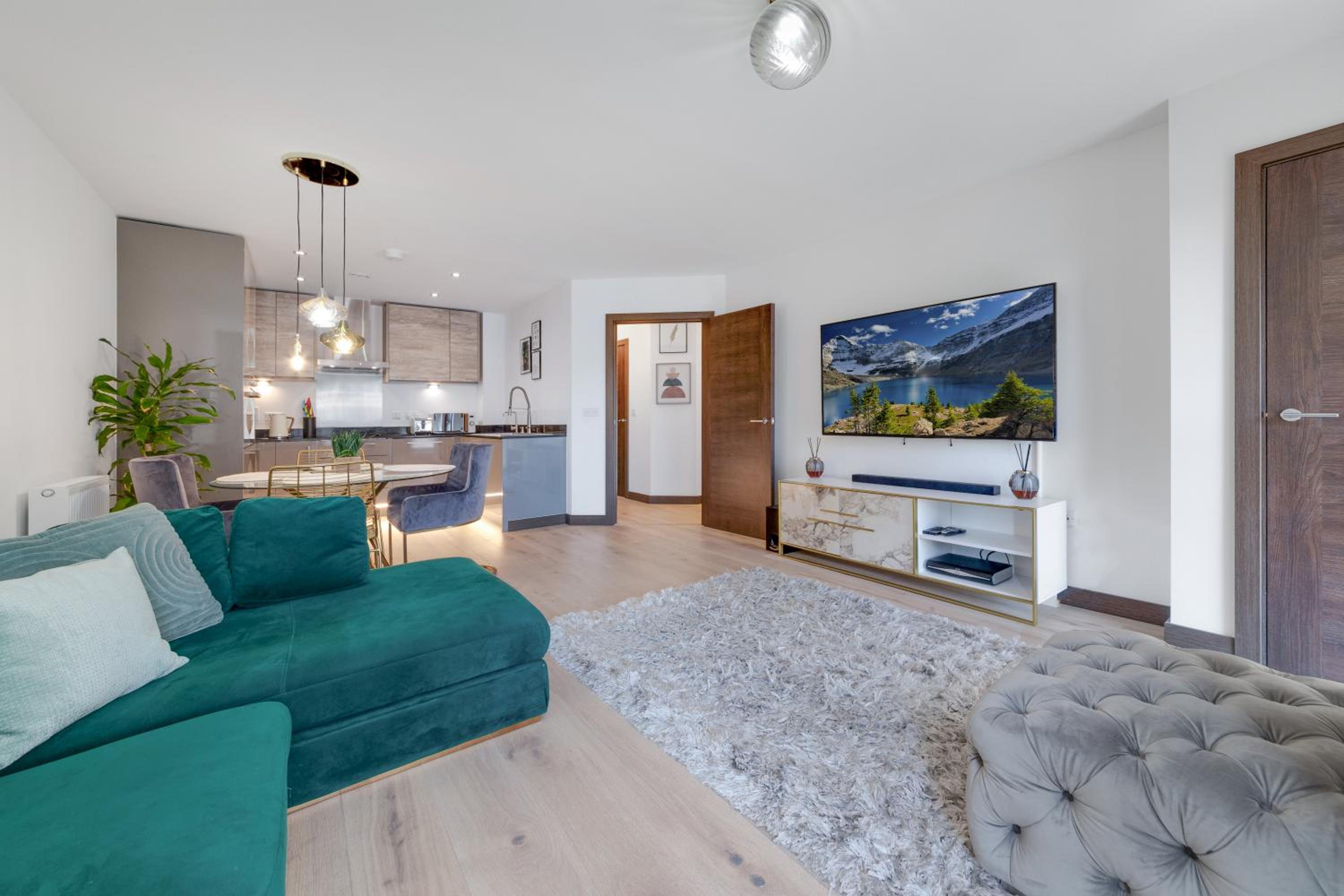 Suites by Rehoboth - Darent Court - Dartford Station view 2