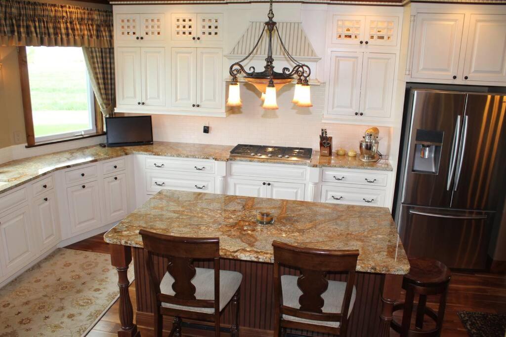 The Elegant Montana Farmhouse view 4