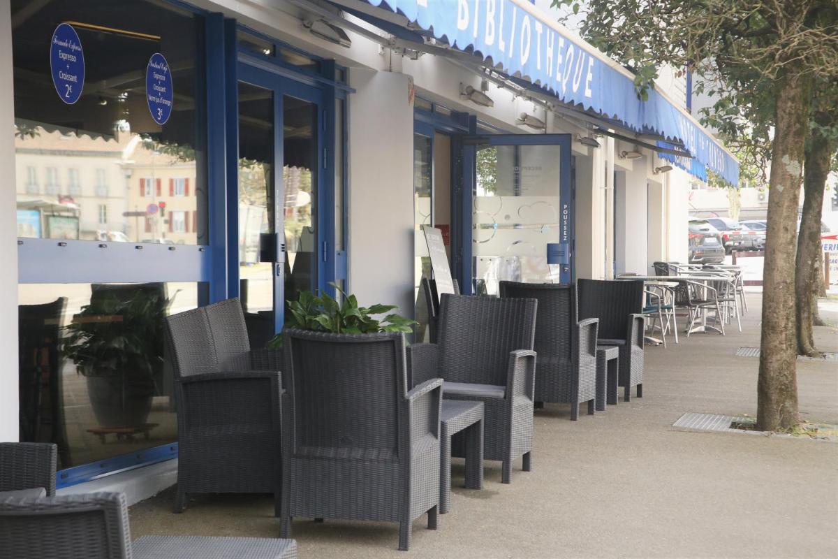 restaurant
