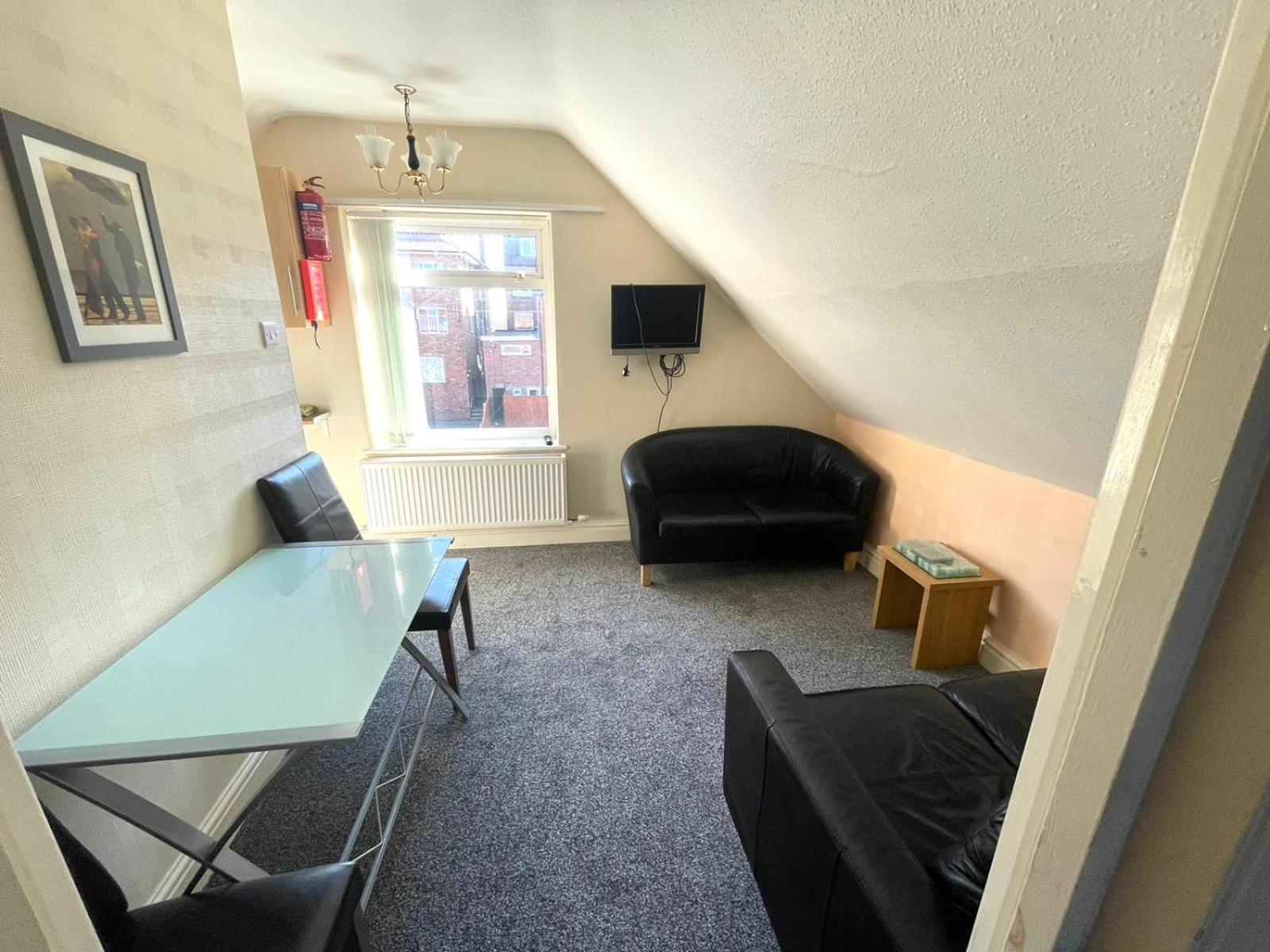 2 Bedroom Holiday Apartment Skegness - Flat 17 view 5
