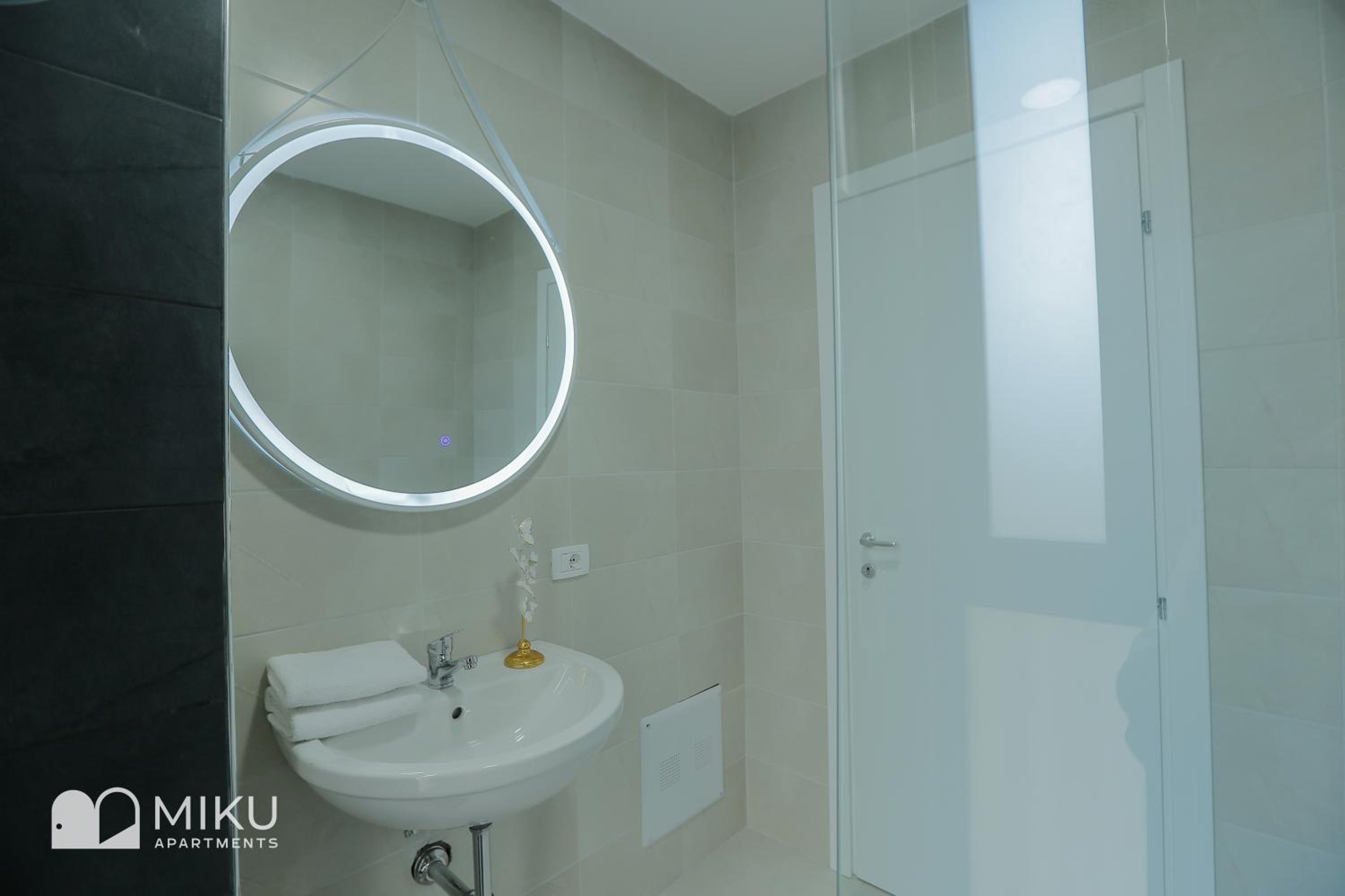 Miku Apartment - Lovely 1 Bedroom Spectacular View