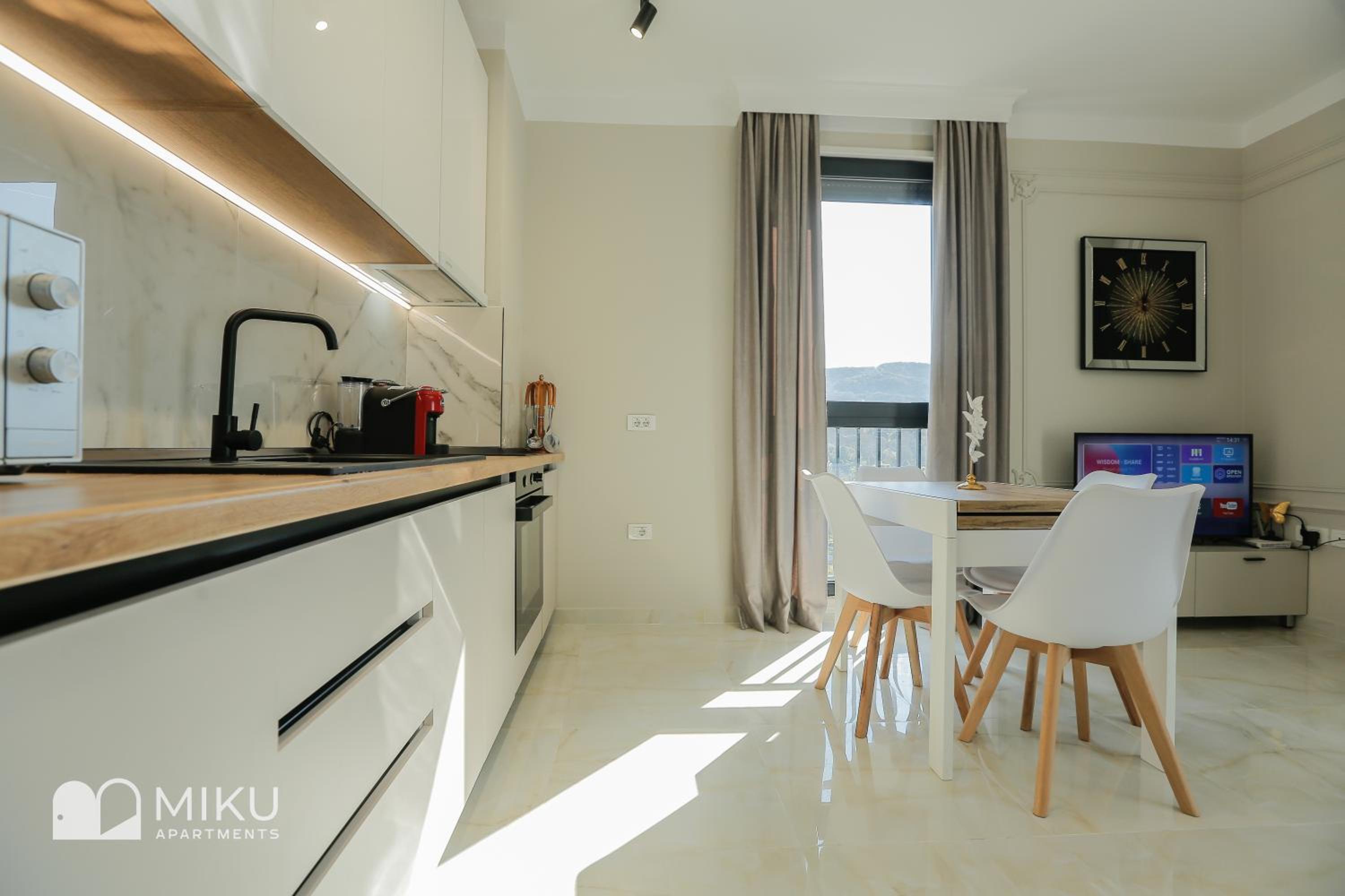Miku Apartment - Lovely 1 Bedroom Spectacular View