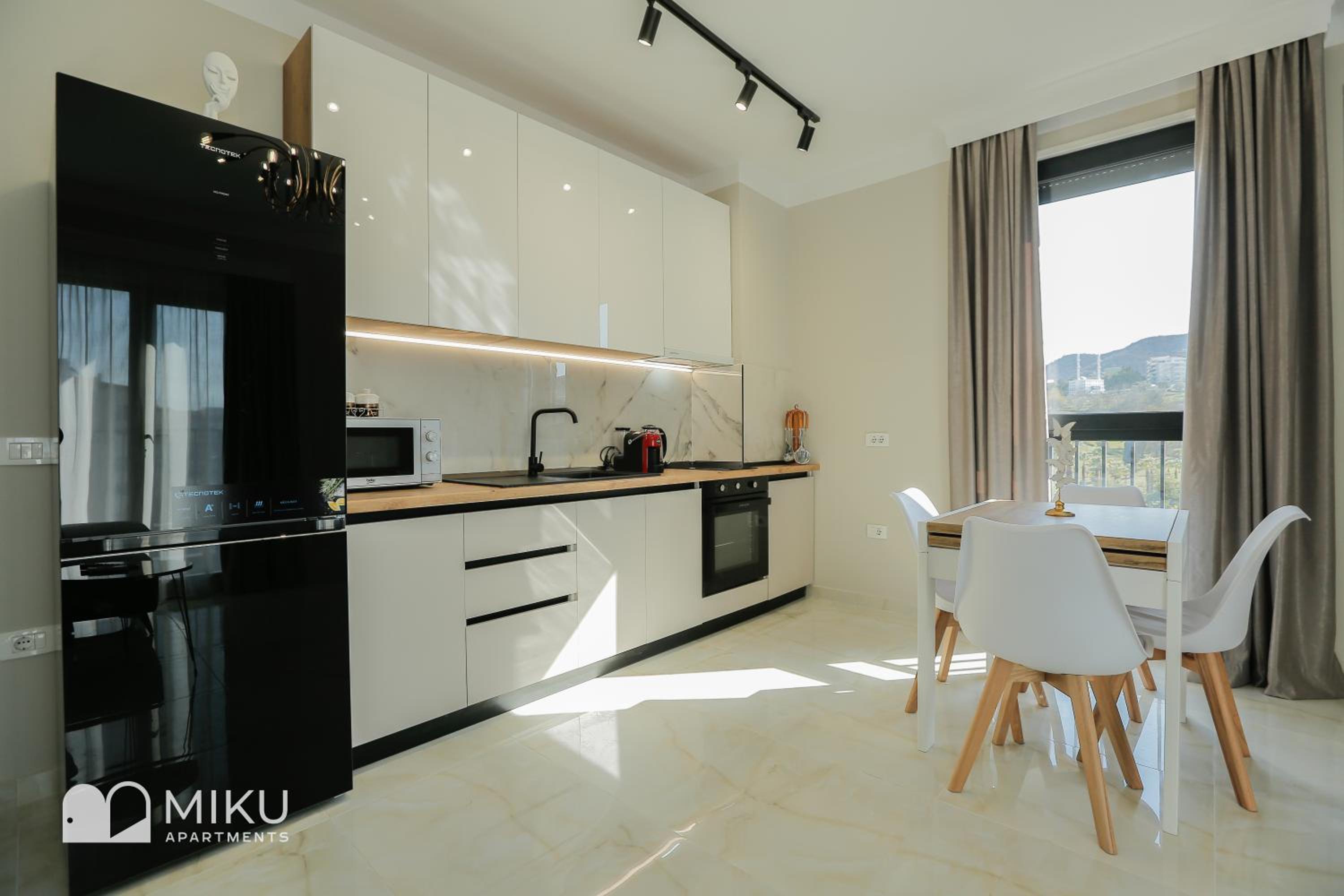 Miku Apartment - Lovely 1 Bedroom Spectacular View