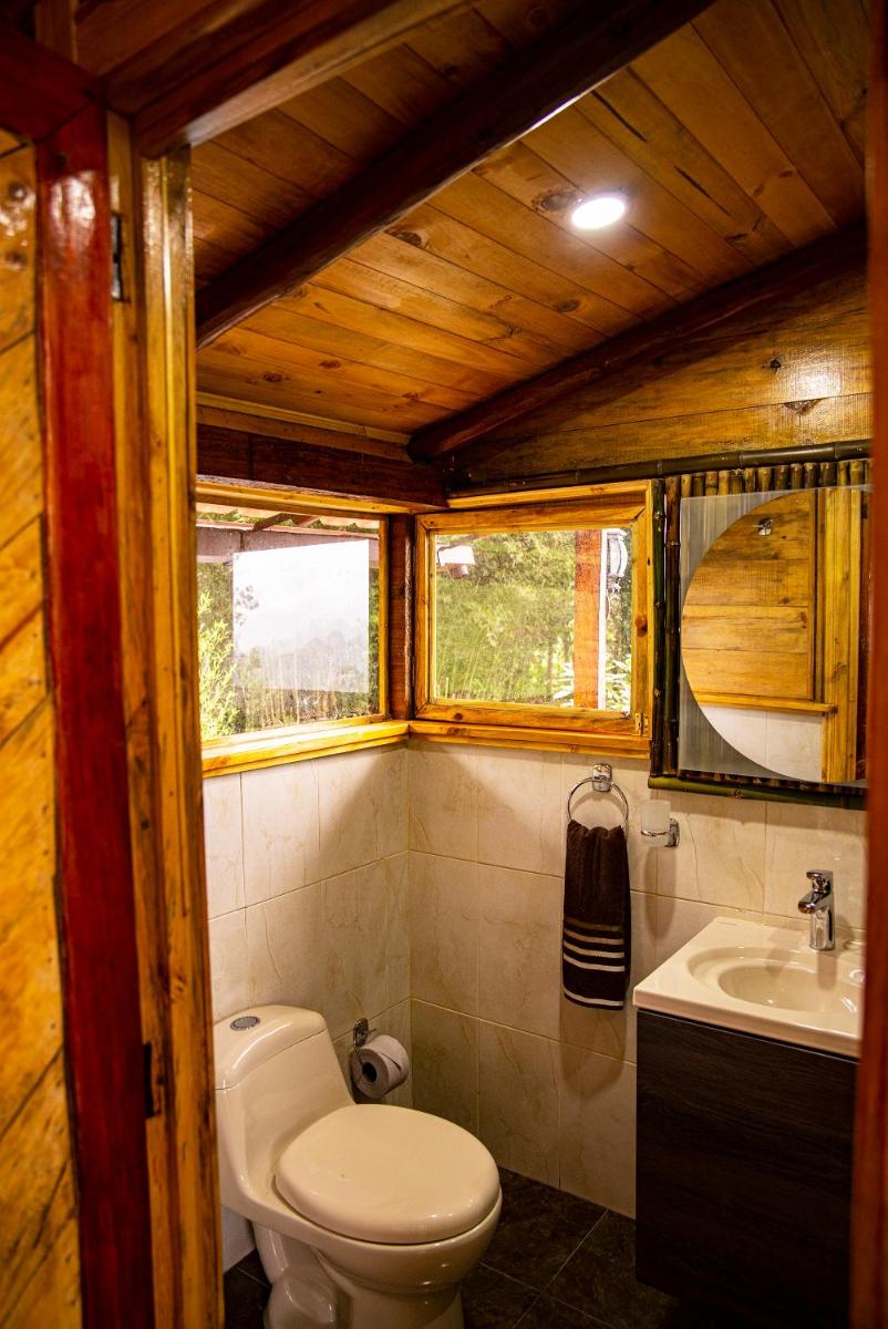 BAUMHAUS Cabañas rusticas con jacuzzi privado